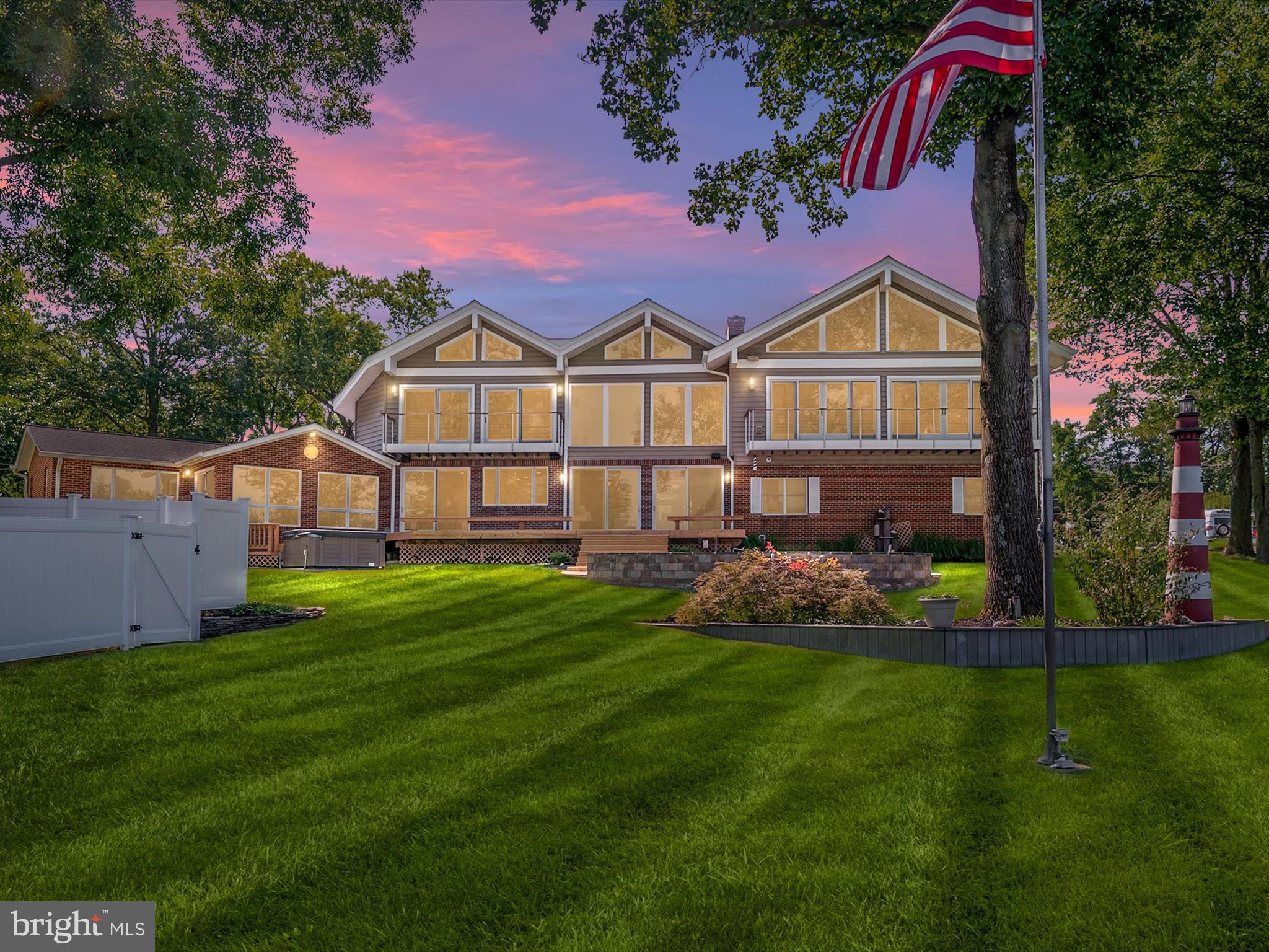1207 BAY VIEW COURT