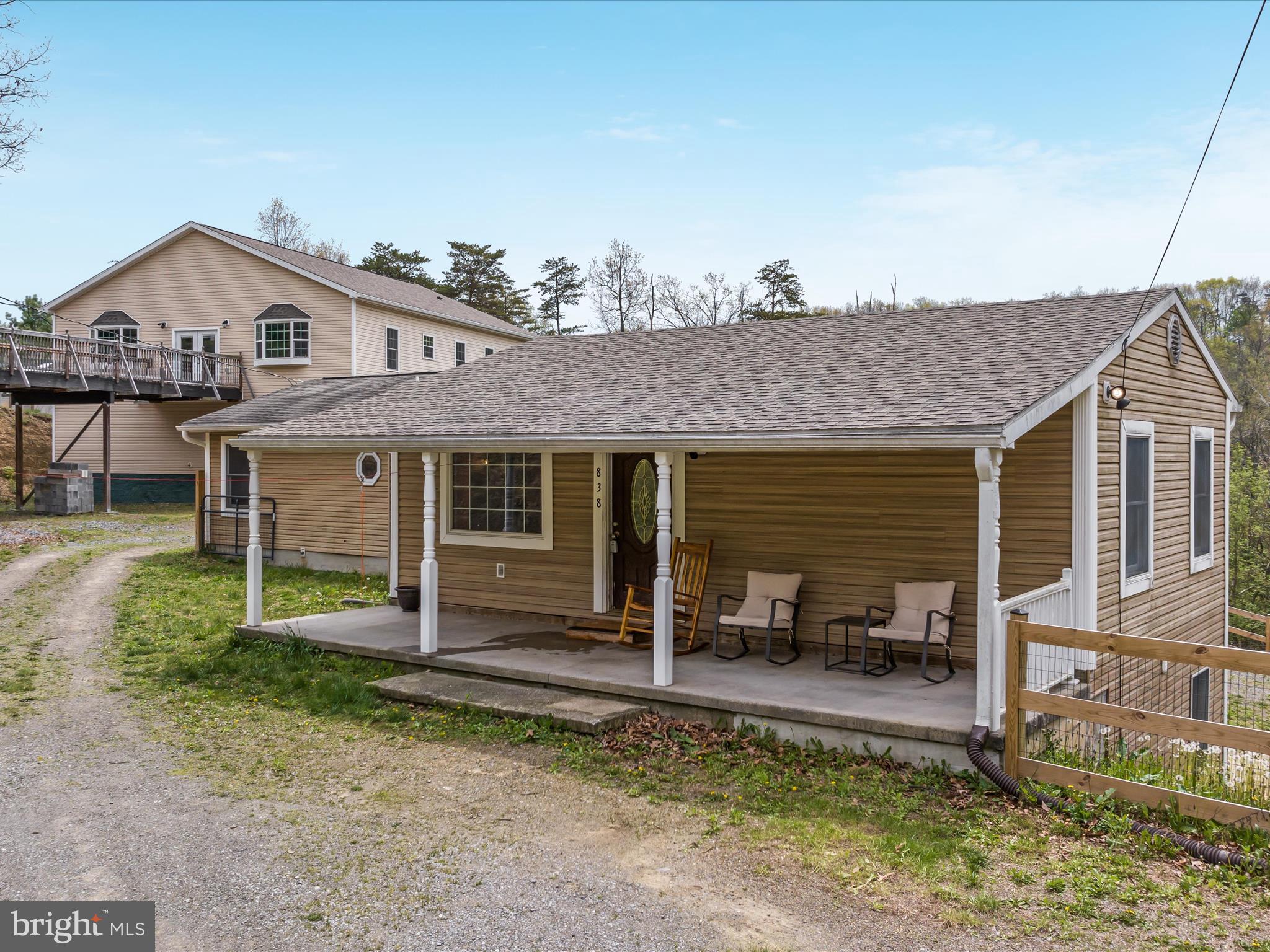 838 DOLLAR LANE
