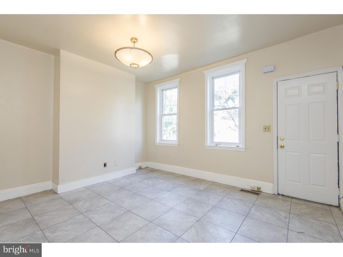 EAST FALLS - Residential Lease