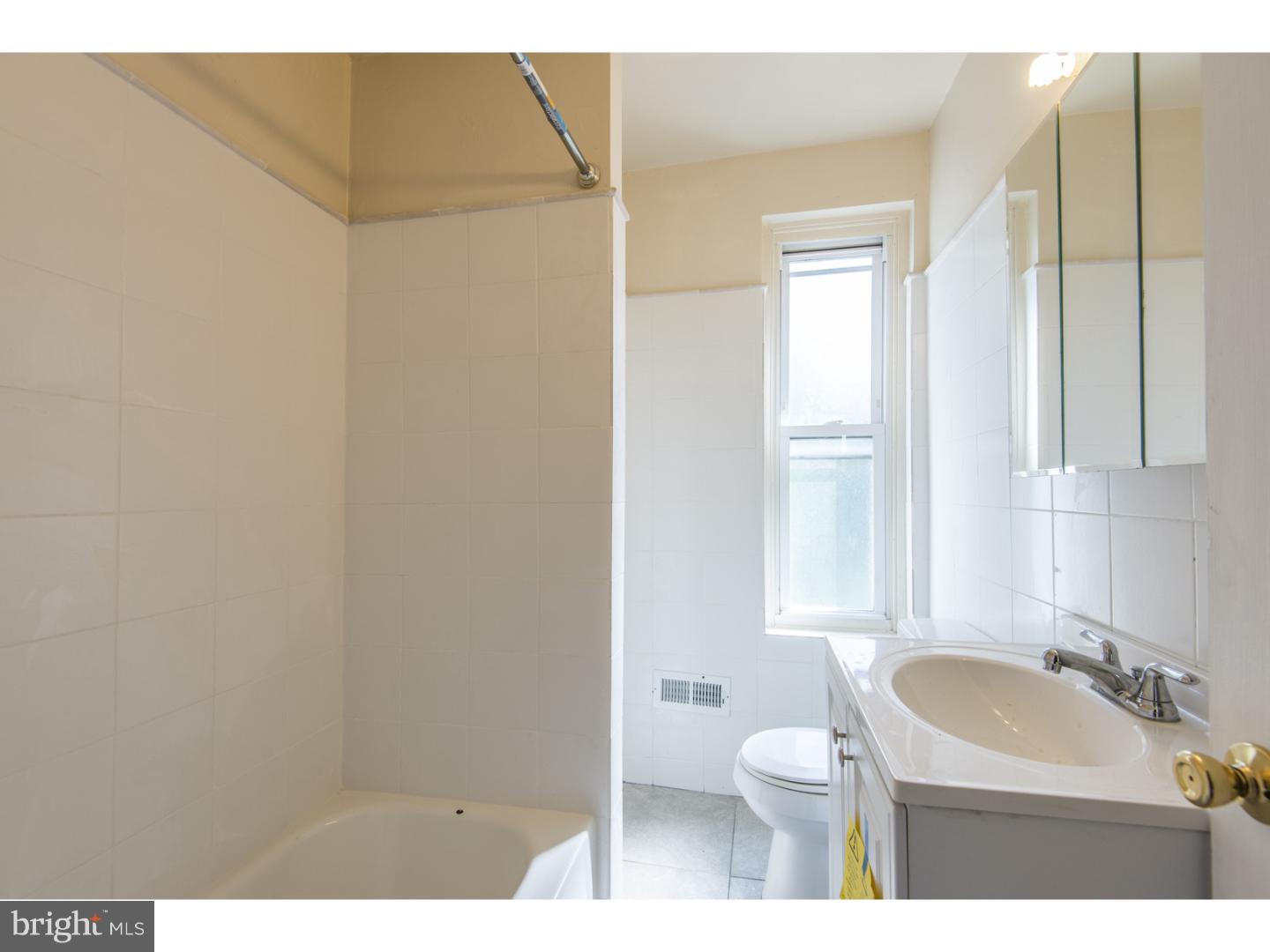 EAST FALLS - Residential Lease