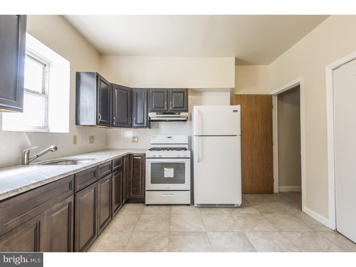 EAST FALLS - Residential Lease