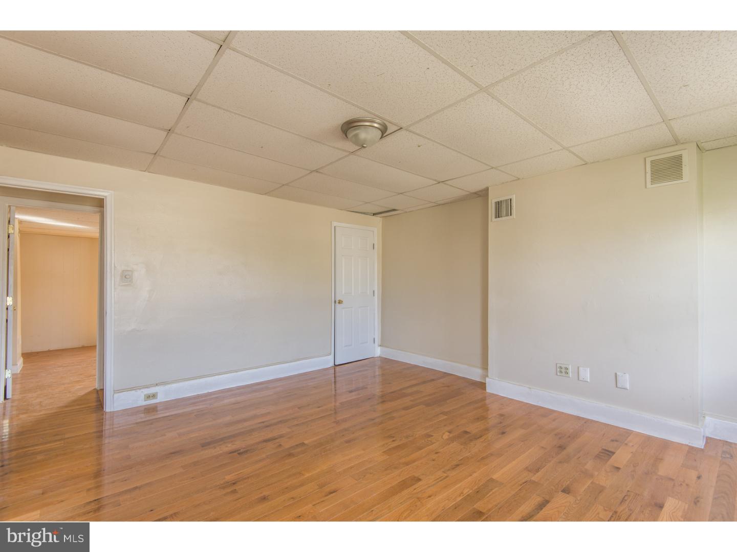 EAST FALLS - Residential Lease