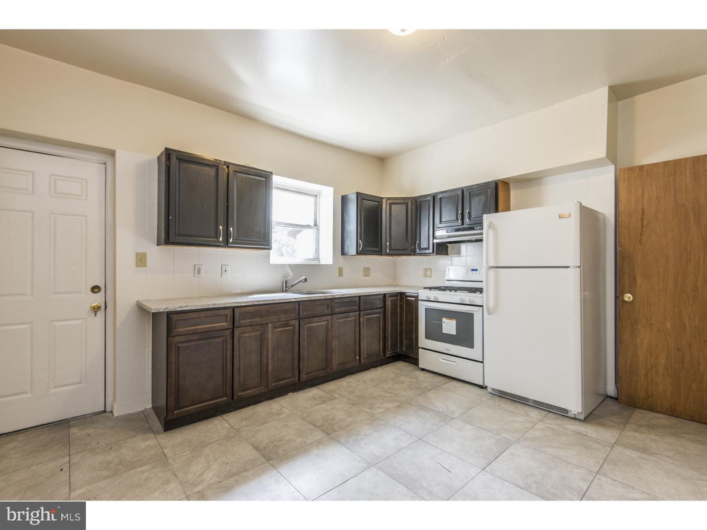 EAST FALLS - Residential Lease