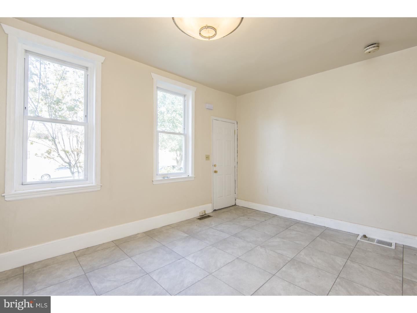 EAST FALLS - Residential Lease