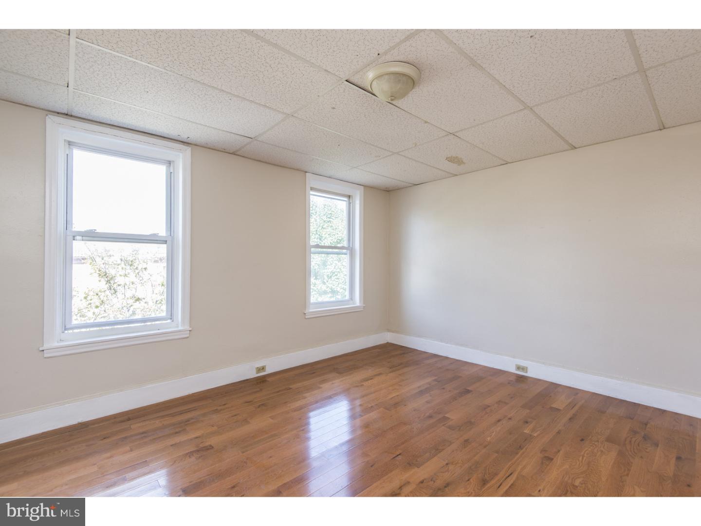 EAST FALLS - Residential Lease
