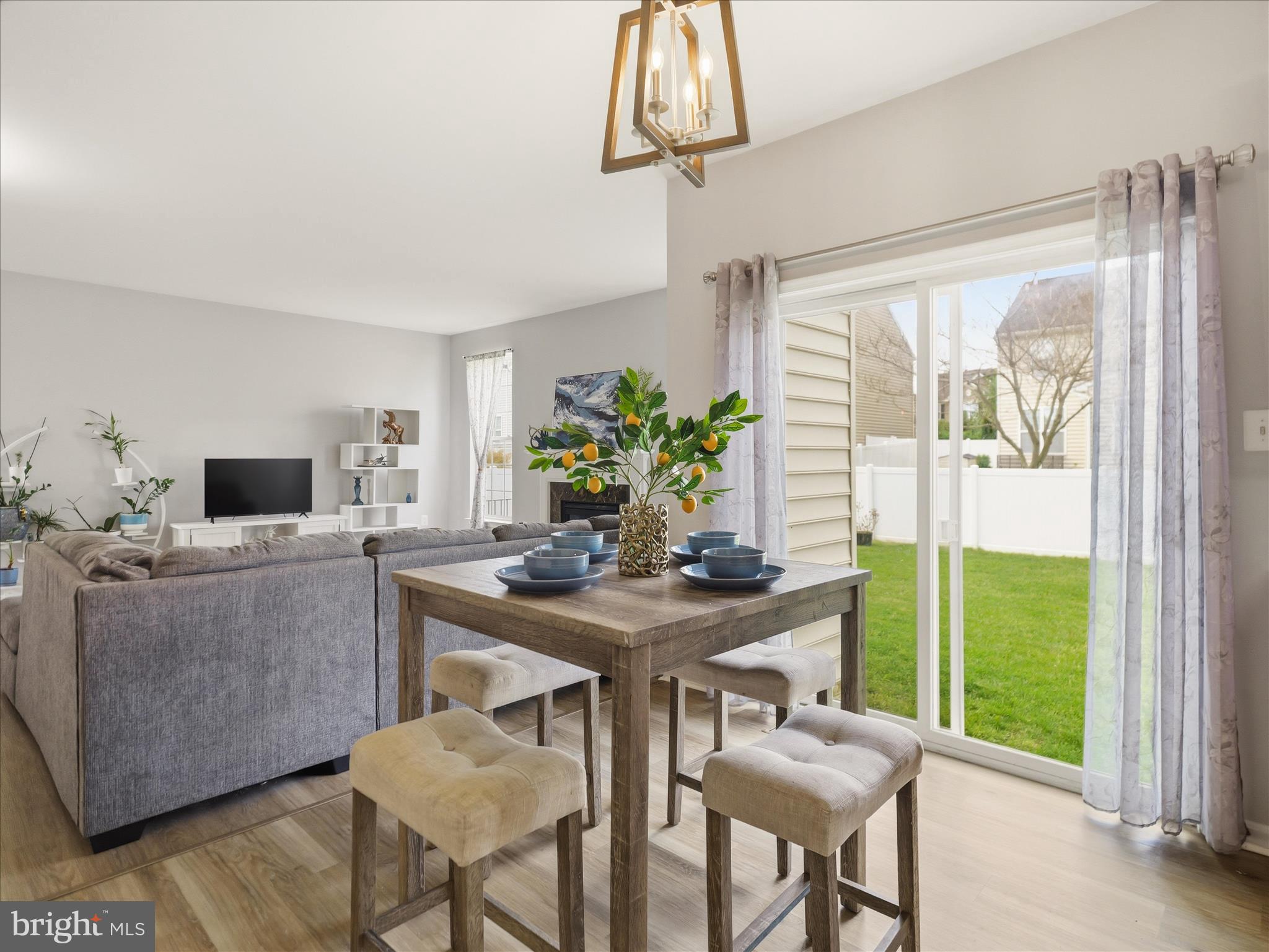 THE VILLAGE OF WASHINGTON TRAIL - Residential