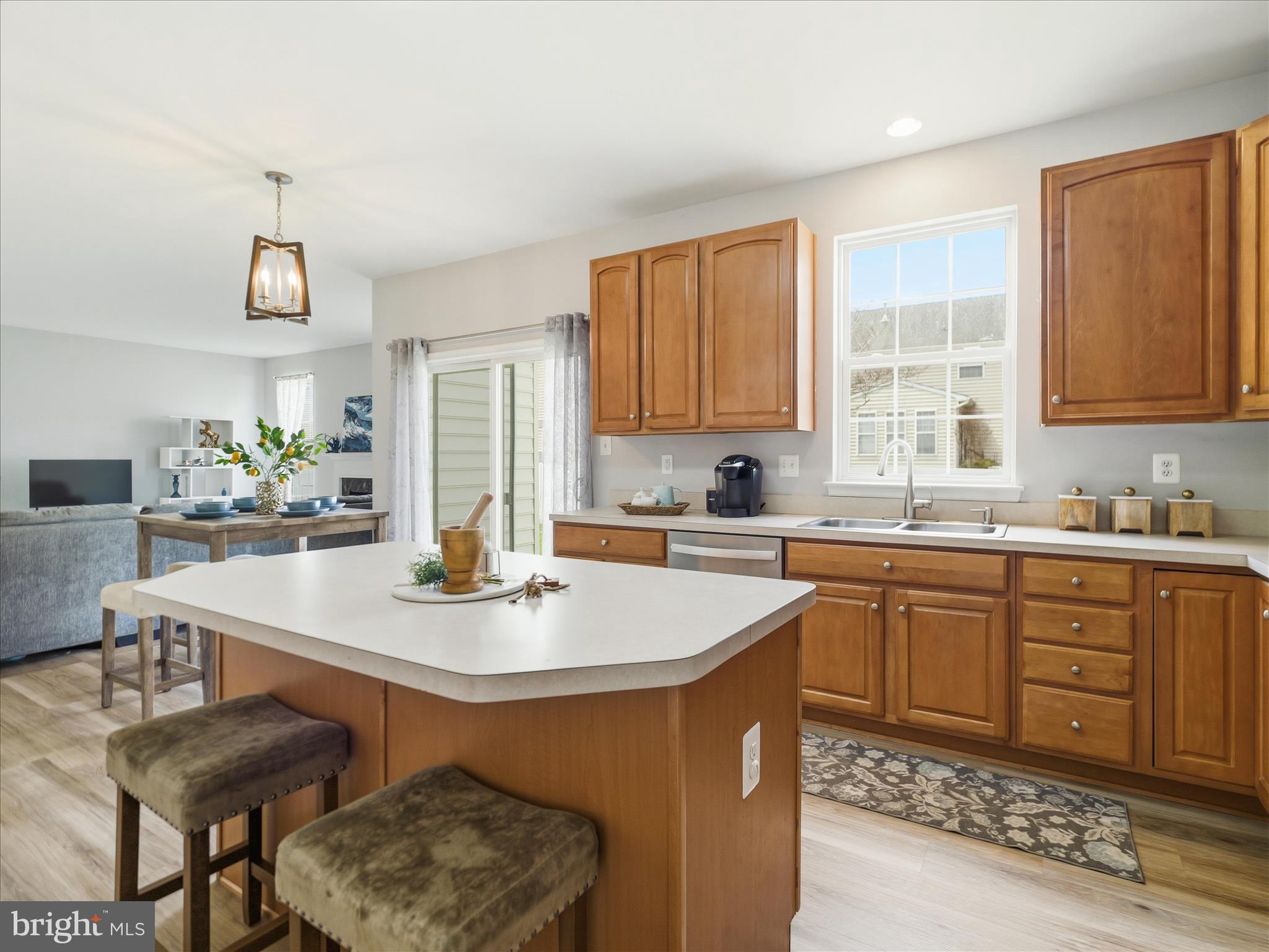 THE VILLAGE OF WASHINGTON TRAIL - Residential