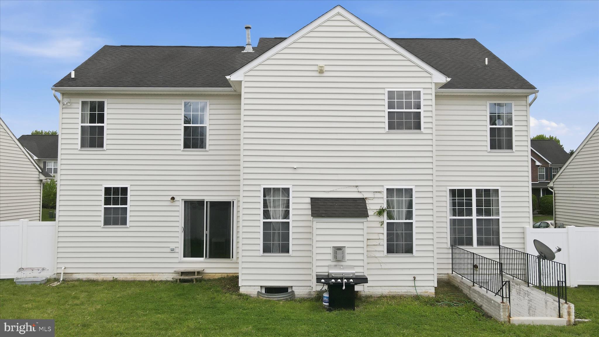 THE VILLAGE OF WASHINGTON TRAIL - Residential