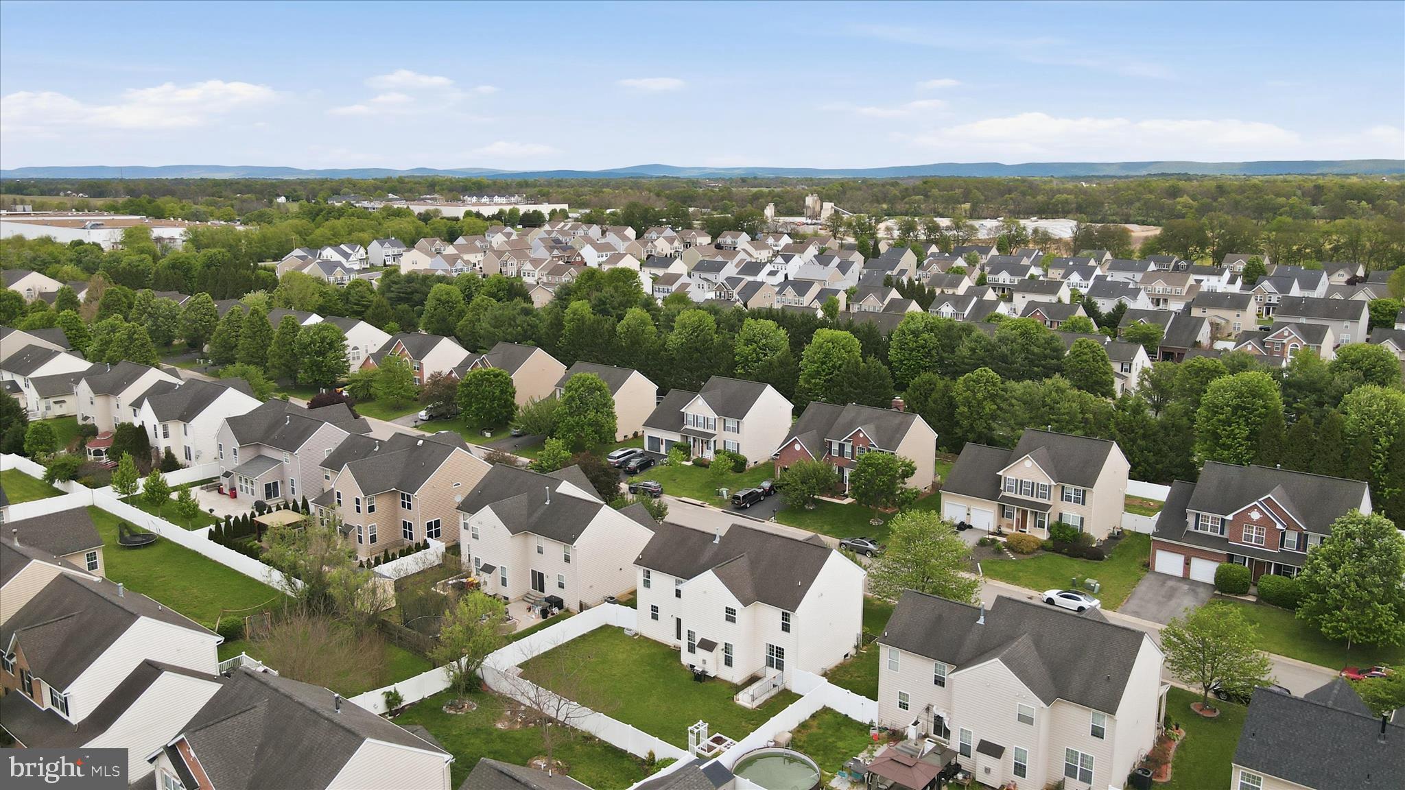 THE VILLAGE OF WASHINGTON TRAIL - Residential