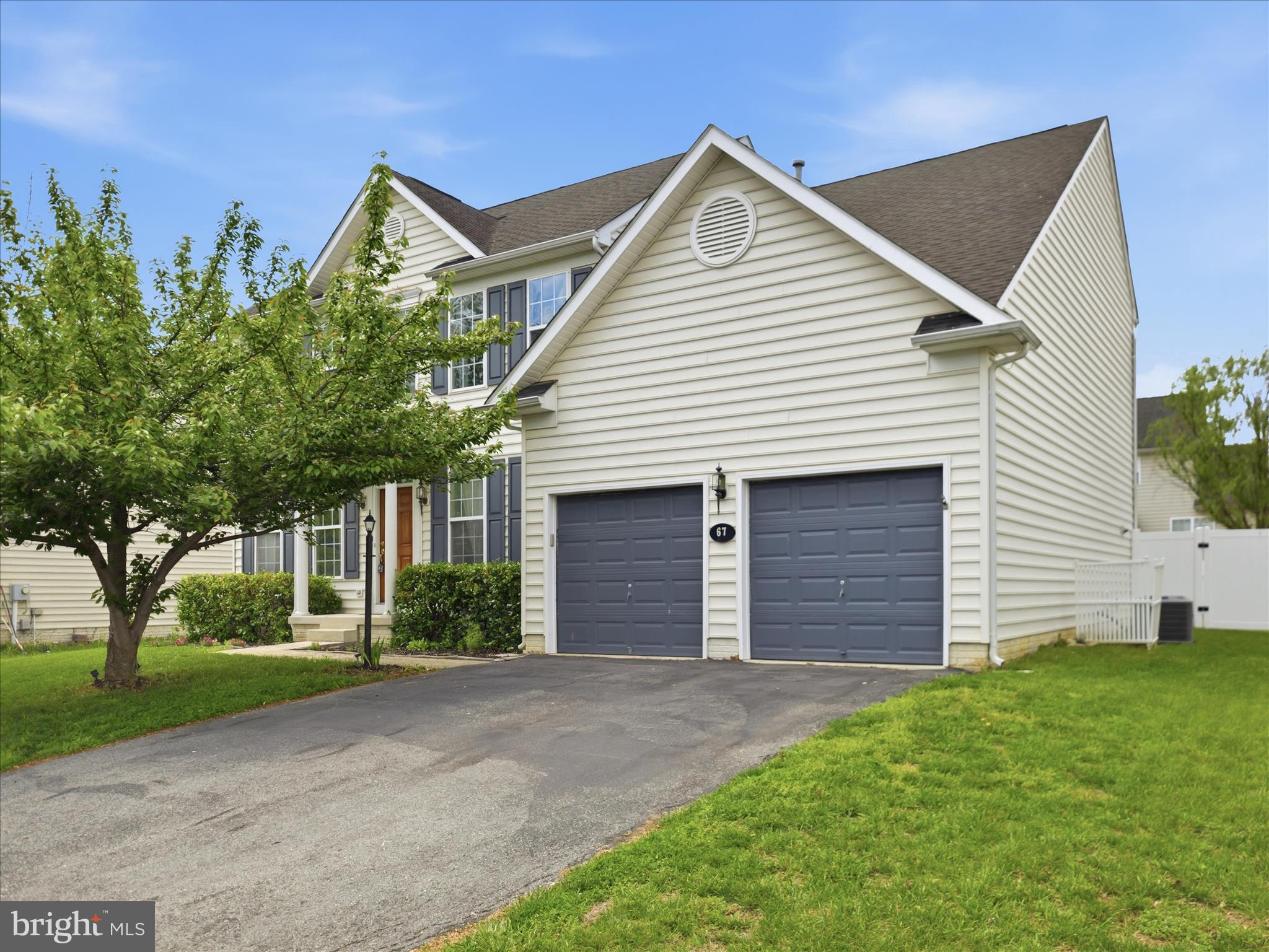 THE VILLAGE OF WASHINGTON TRAIL - Residential