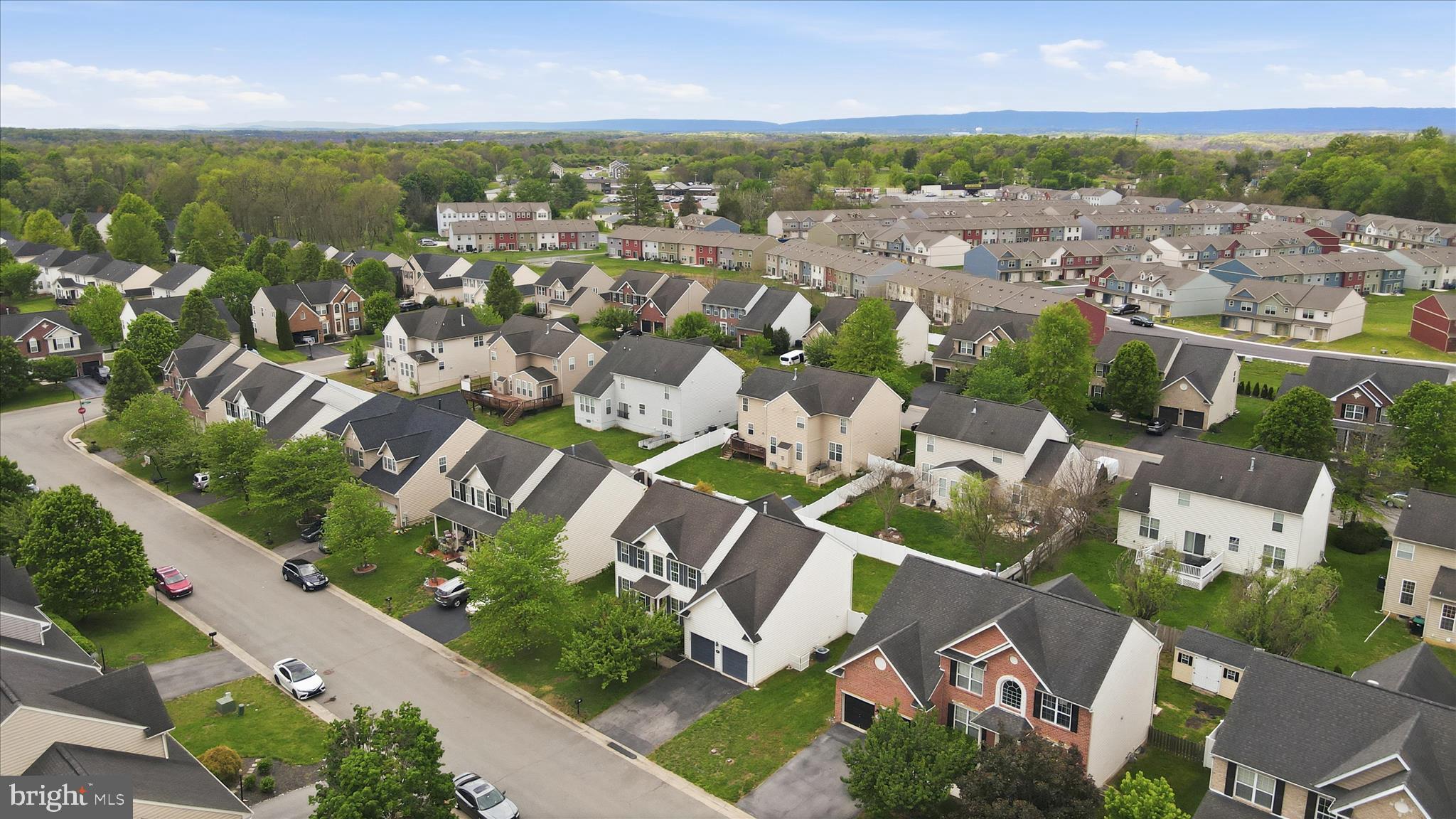 THE VILLAGE OF WASHINGTON TRAIL - Residential