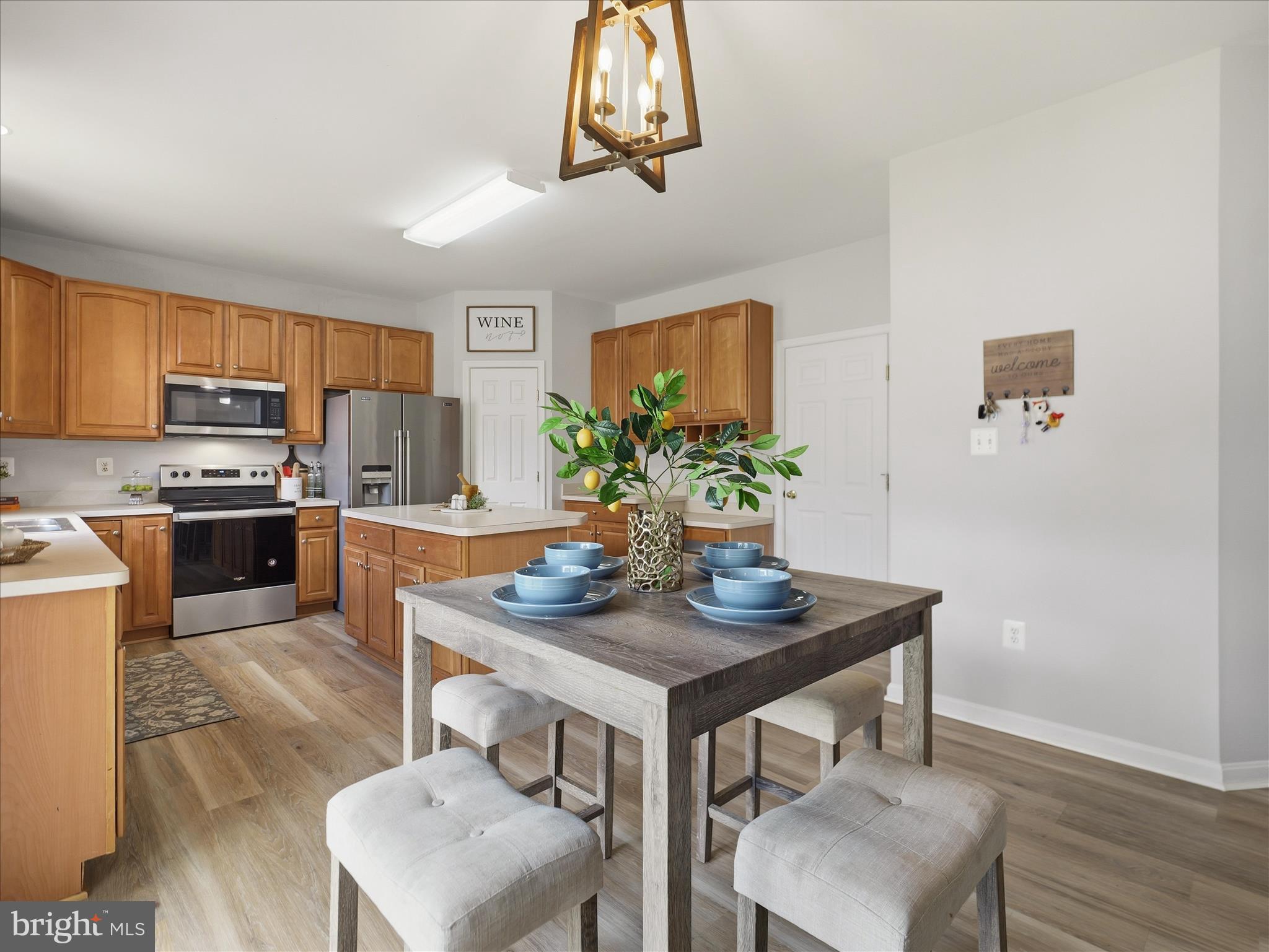THE VILLAGE OF WASHINGTON TRAIL - Residential