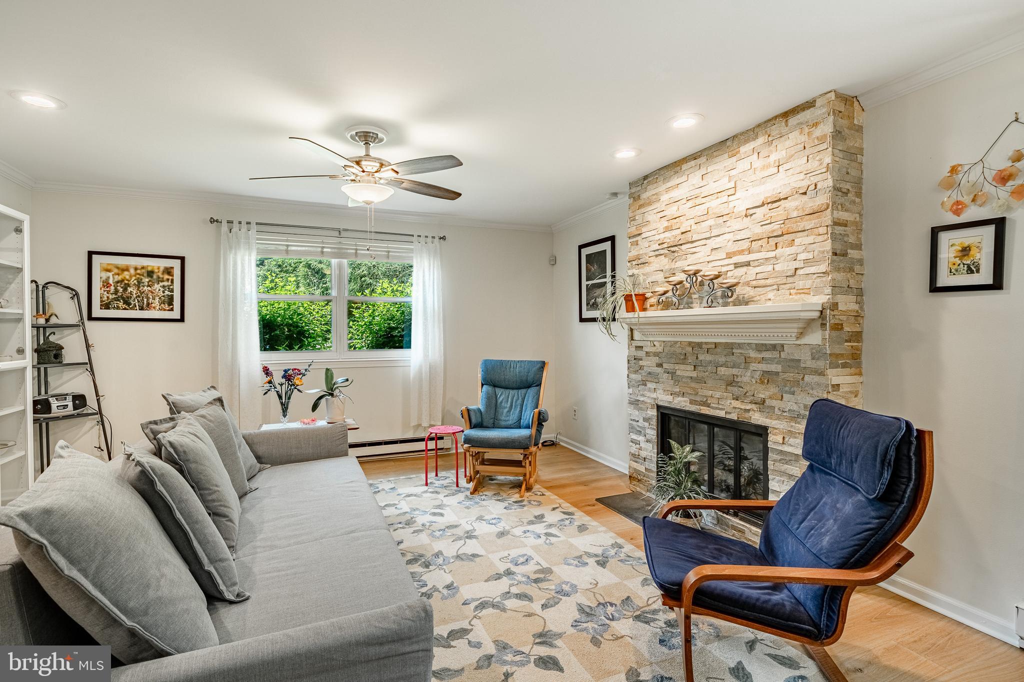 1213 VERMONT LANE