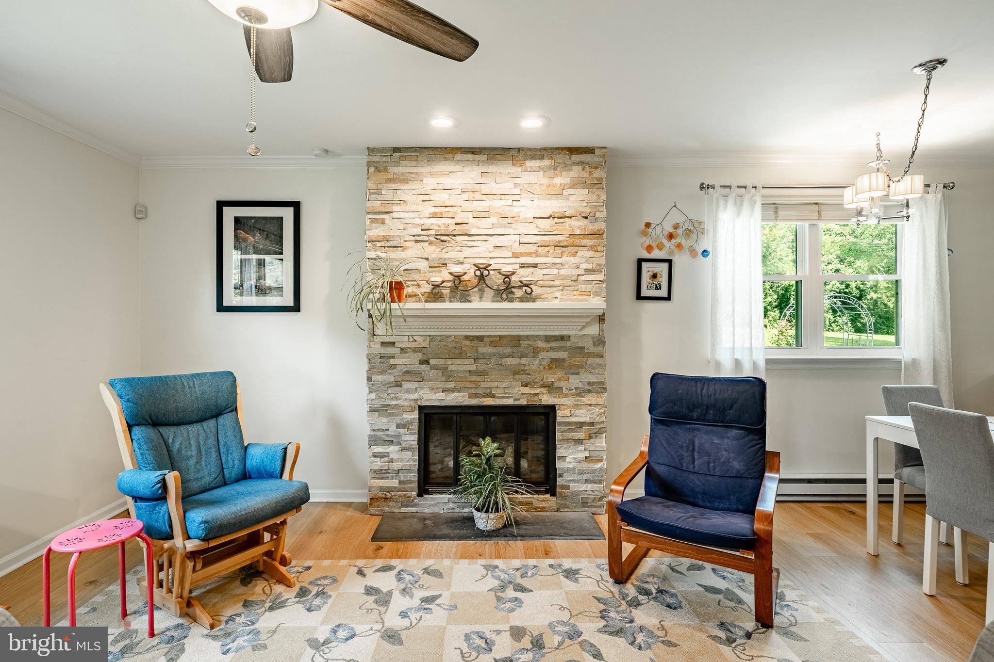 1213 VERMONT LANE