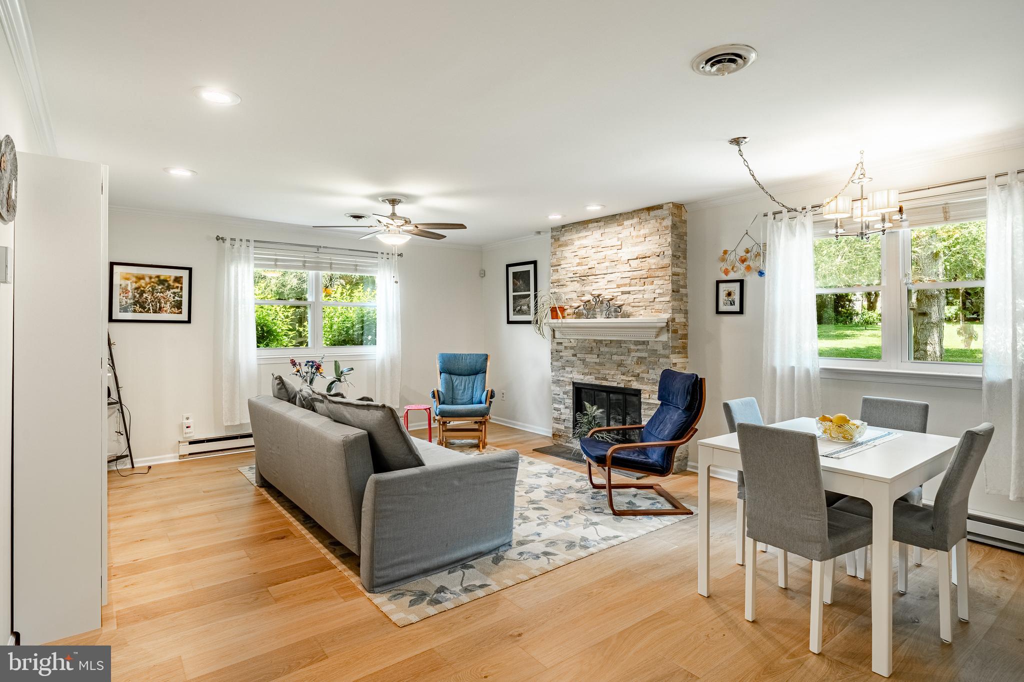 1213 VERMONT LANE