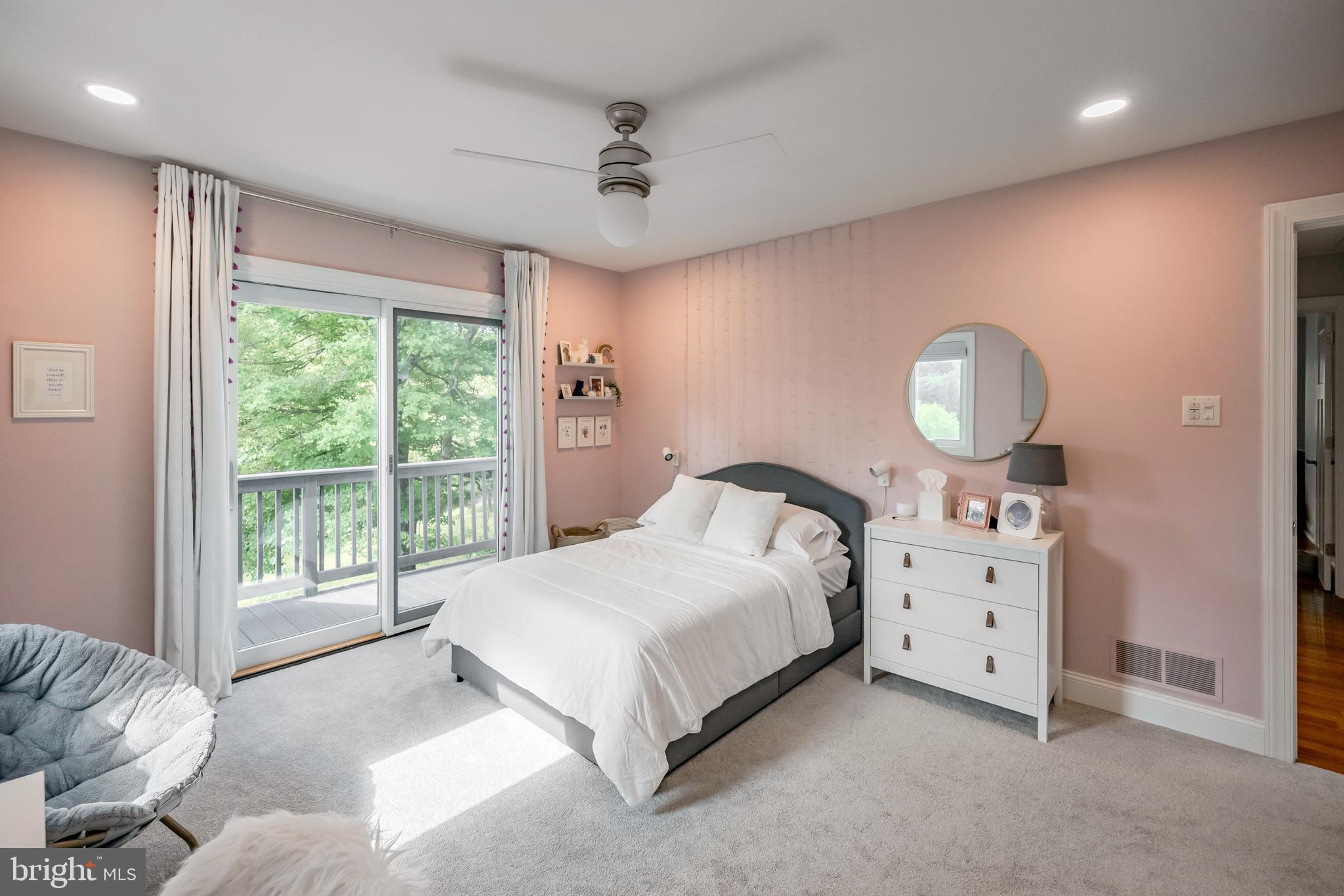 NEWTOWN SQ - Residential