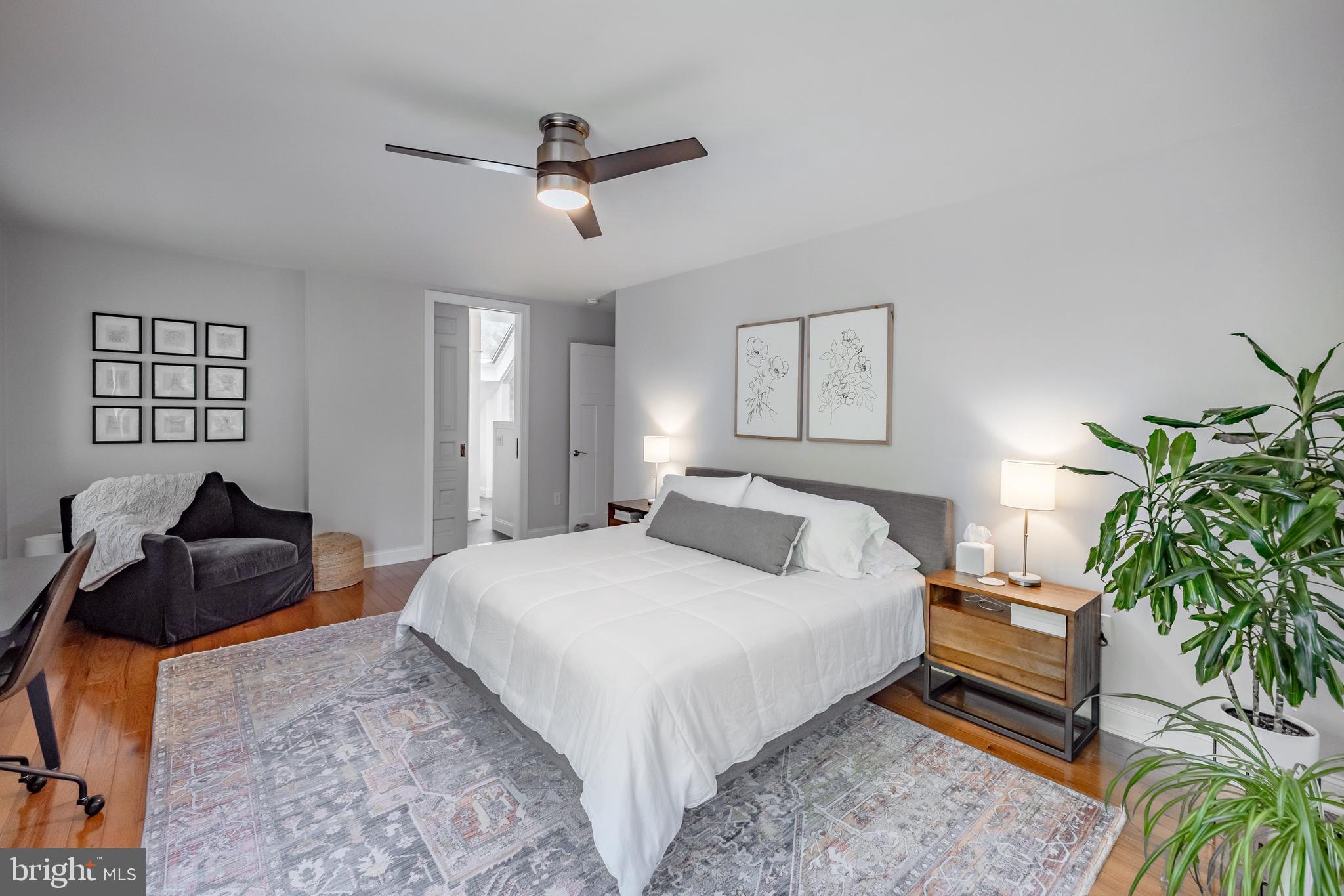 NEWTOWN SQ - Residential