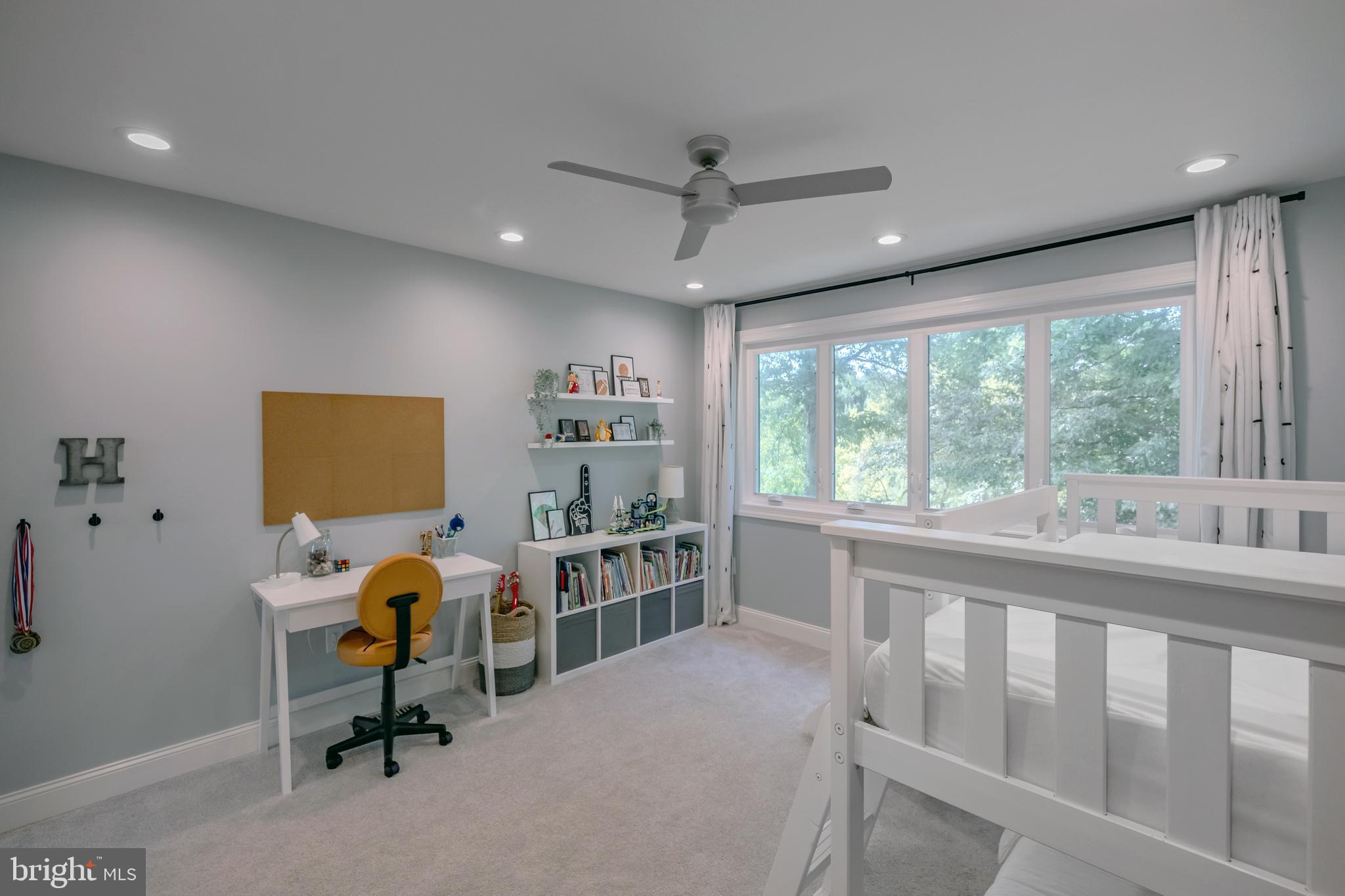 NEWTOWN SQ - Residential