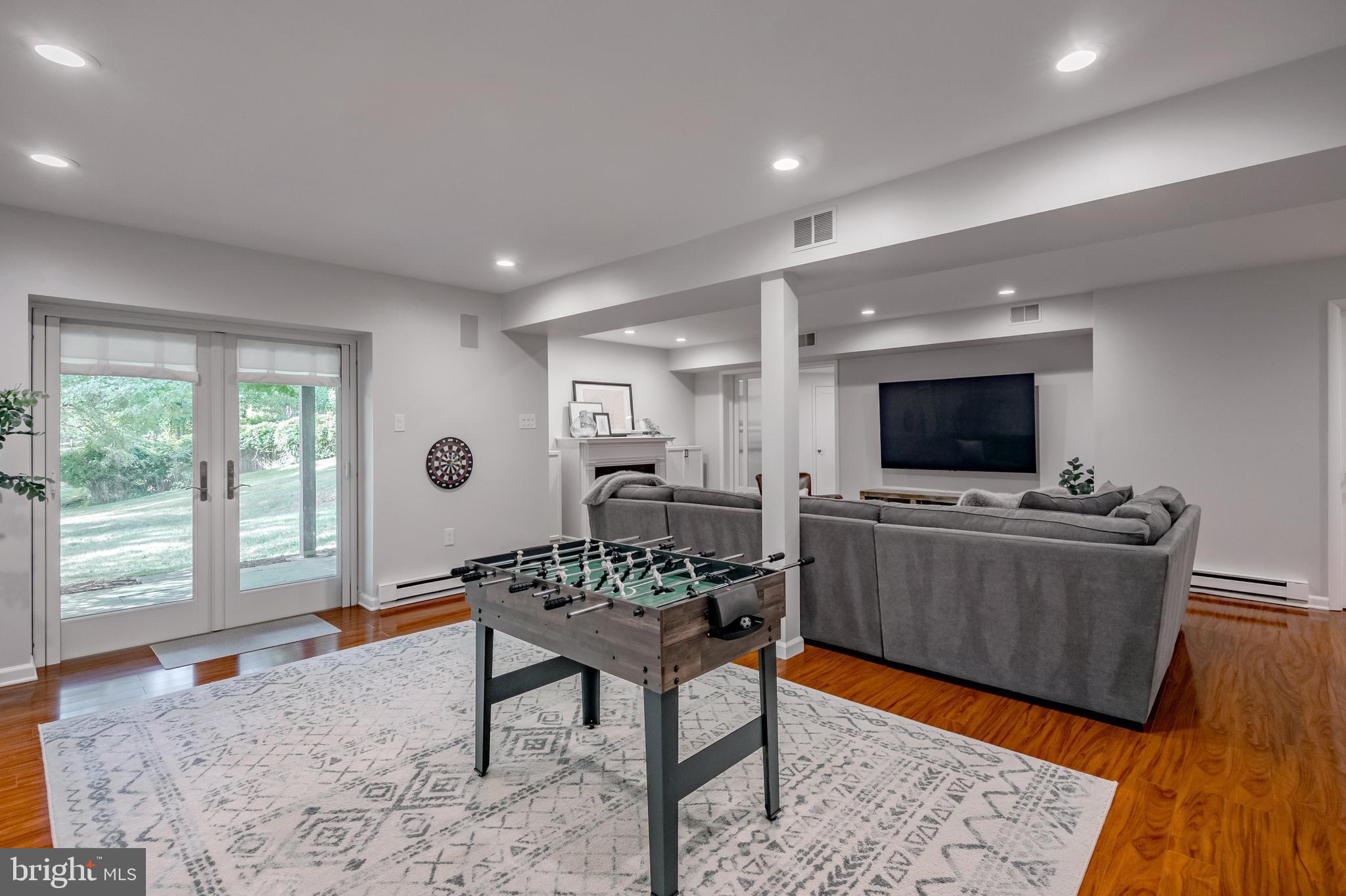 NEWTOWN SQ - Residential