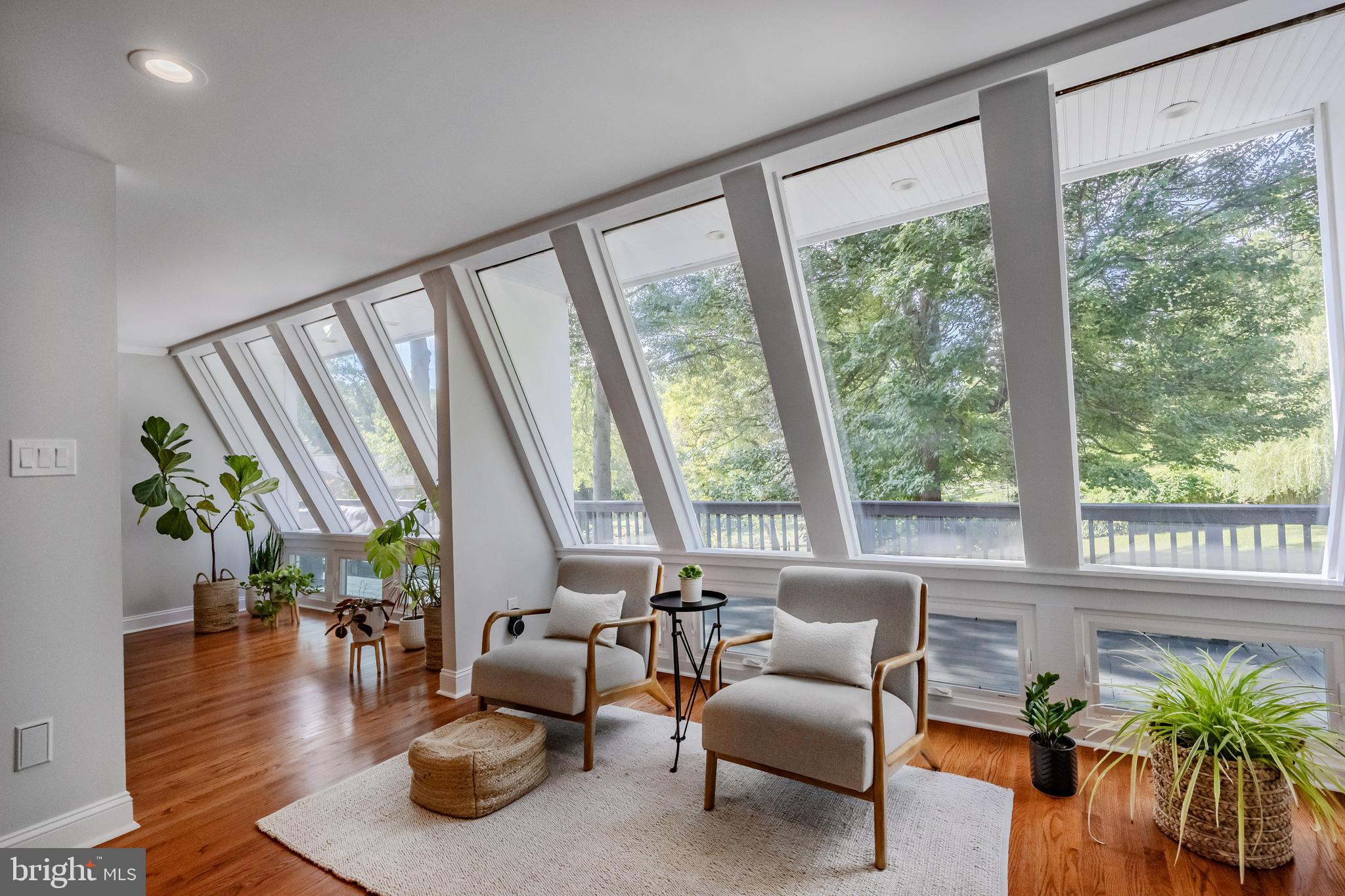 NEWTOWN SQ - Residential