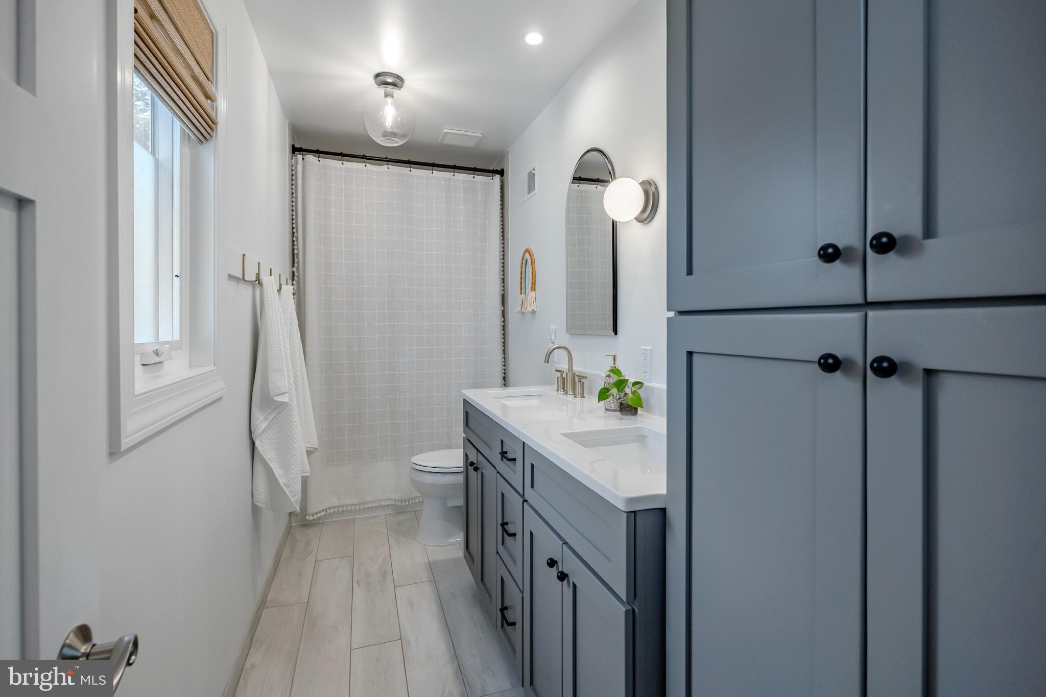 NEWTOWN SQ - Residential