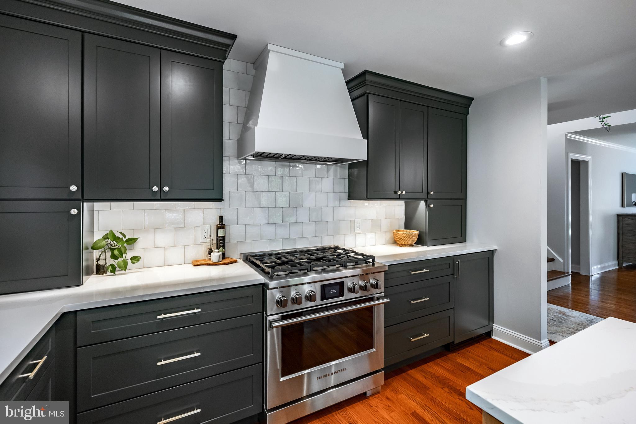 NEWTOWN SQ - Residential