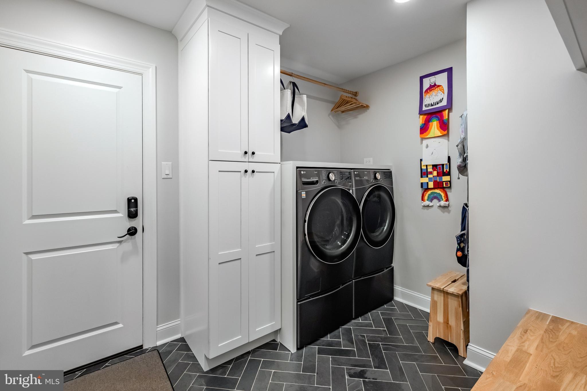 NEWTOWN SQ - Residential