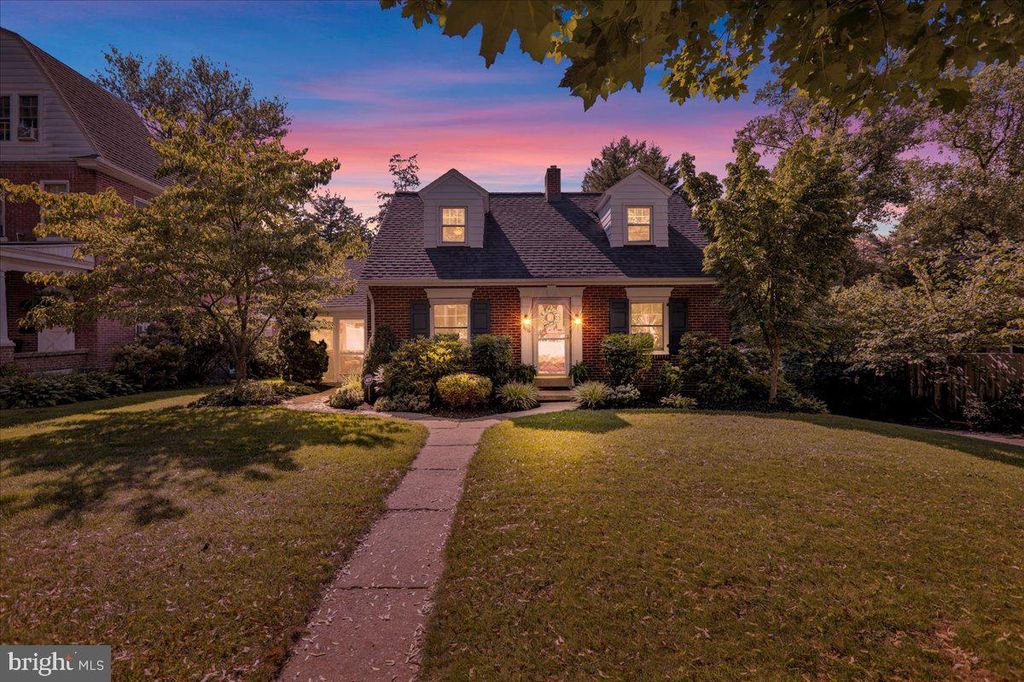 Photo of 186 S President Avenue, Lancaster, PA 17603 (MLS # PALA2055298)