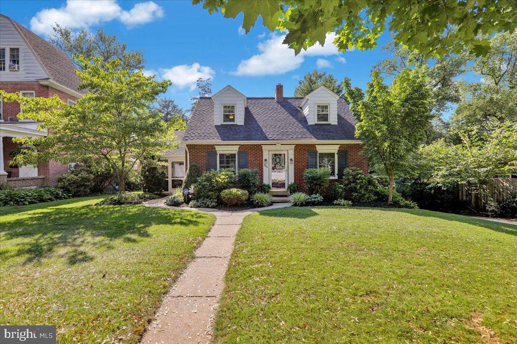 Photo of 186 S President Avenue, Lancaster, PA 17603 (MLS # PALA2055298)