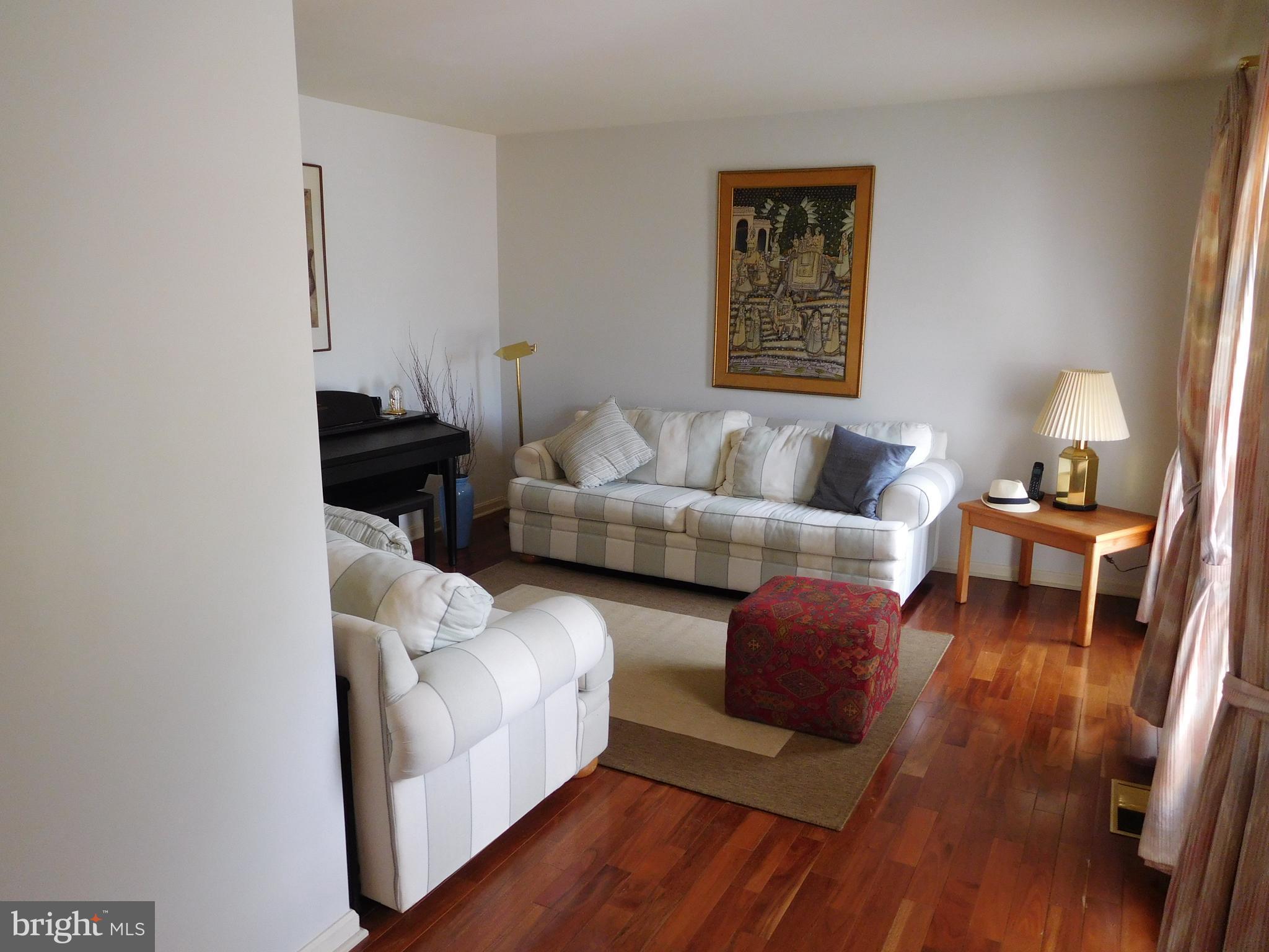 LANDSDOWNE - Residential Lease