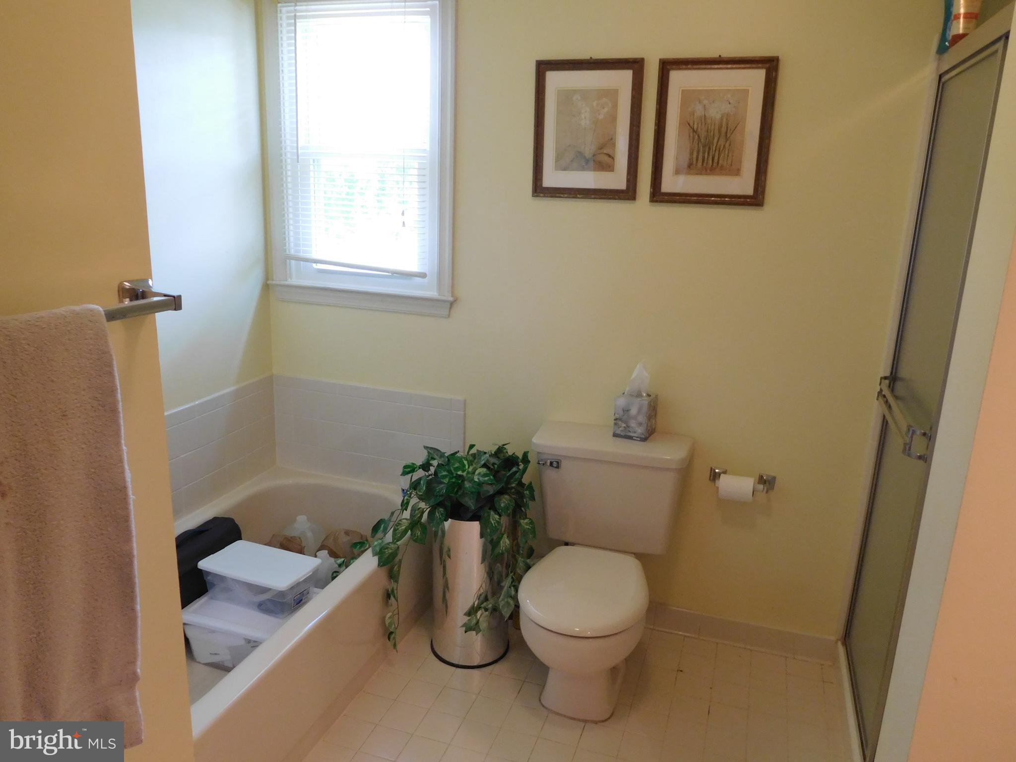 LANDSDOWNE - Residential Lease