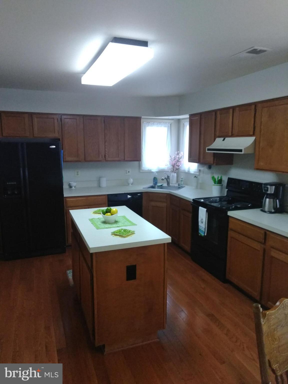 LANDSDOWNE - Residential Lease