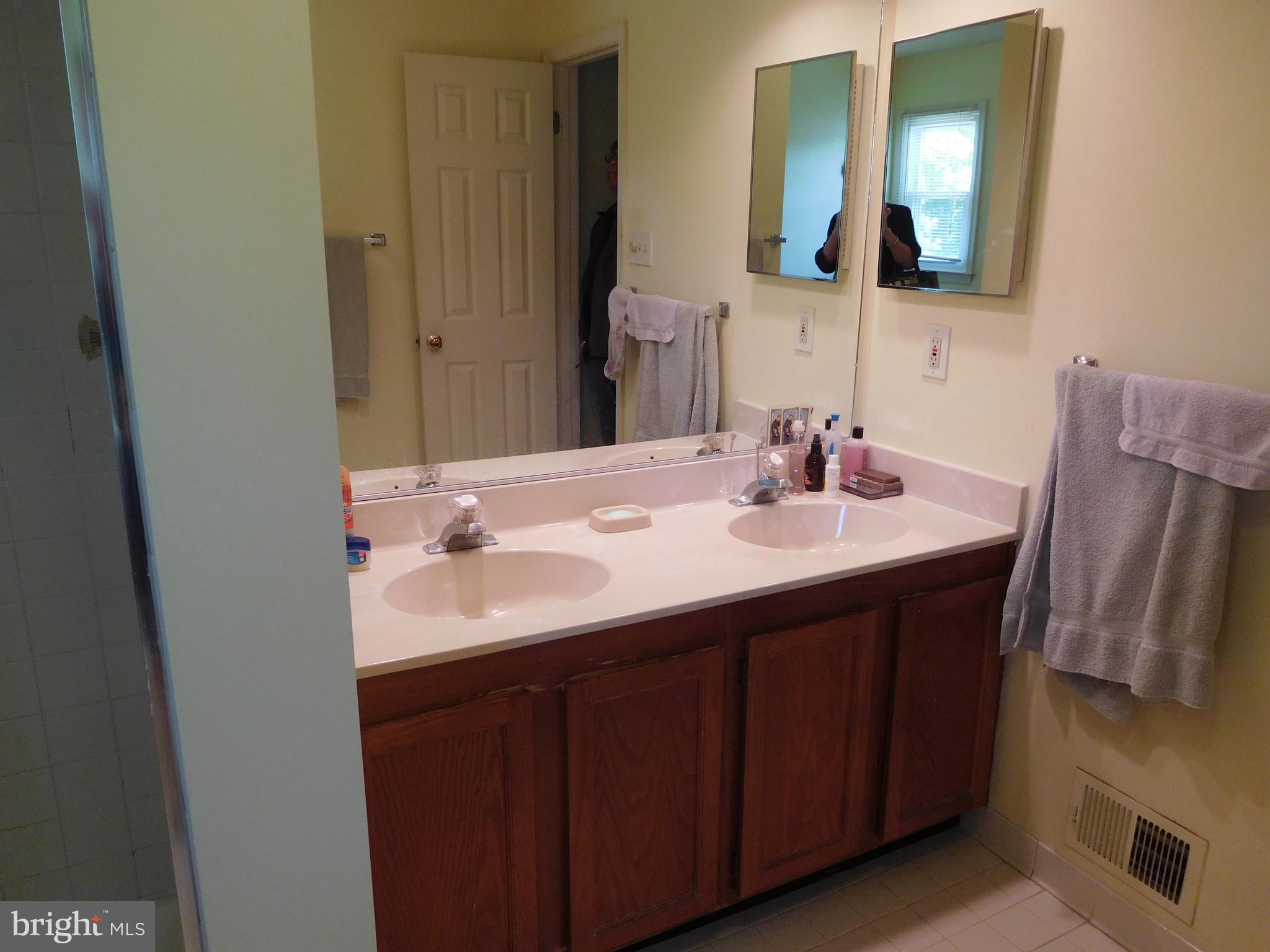 LANDSDOWNE - Residential Lease