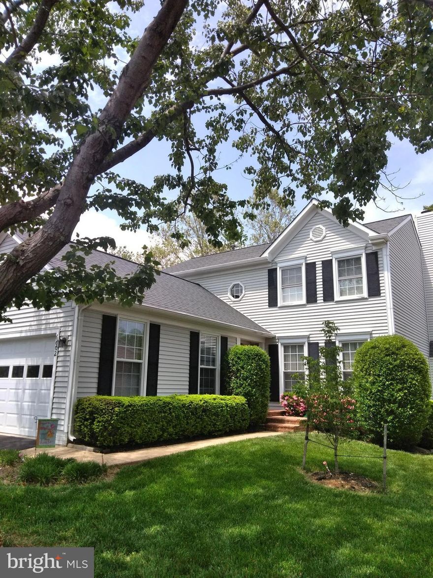 Beautiful colonial with plenty of storage, large eat in kitchen, deck for summer grilling, and main level laundry room. Home near neighborhood pool, Wegmans, and Ft. Belvoir. Great location for home and work!