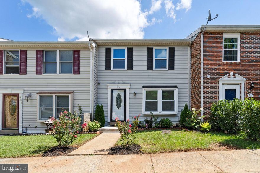 Welcome home! Absolutely clean and ready move in 3 bed and 3-bathroom town house in Mount Airy. All hard wood, spacious space, brand new deck and walk out basement. Plenty of light everywhere in the house. Vacant. Please show any time . Come and see it before it is gone. Quick move in preferred.