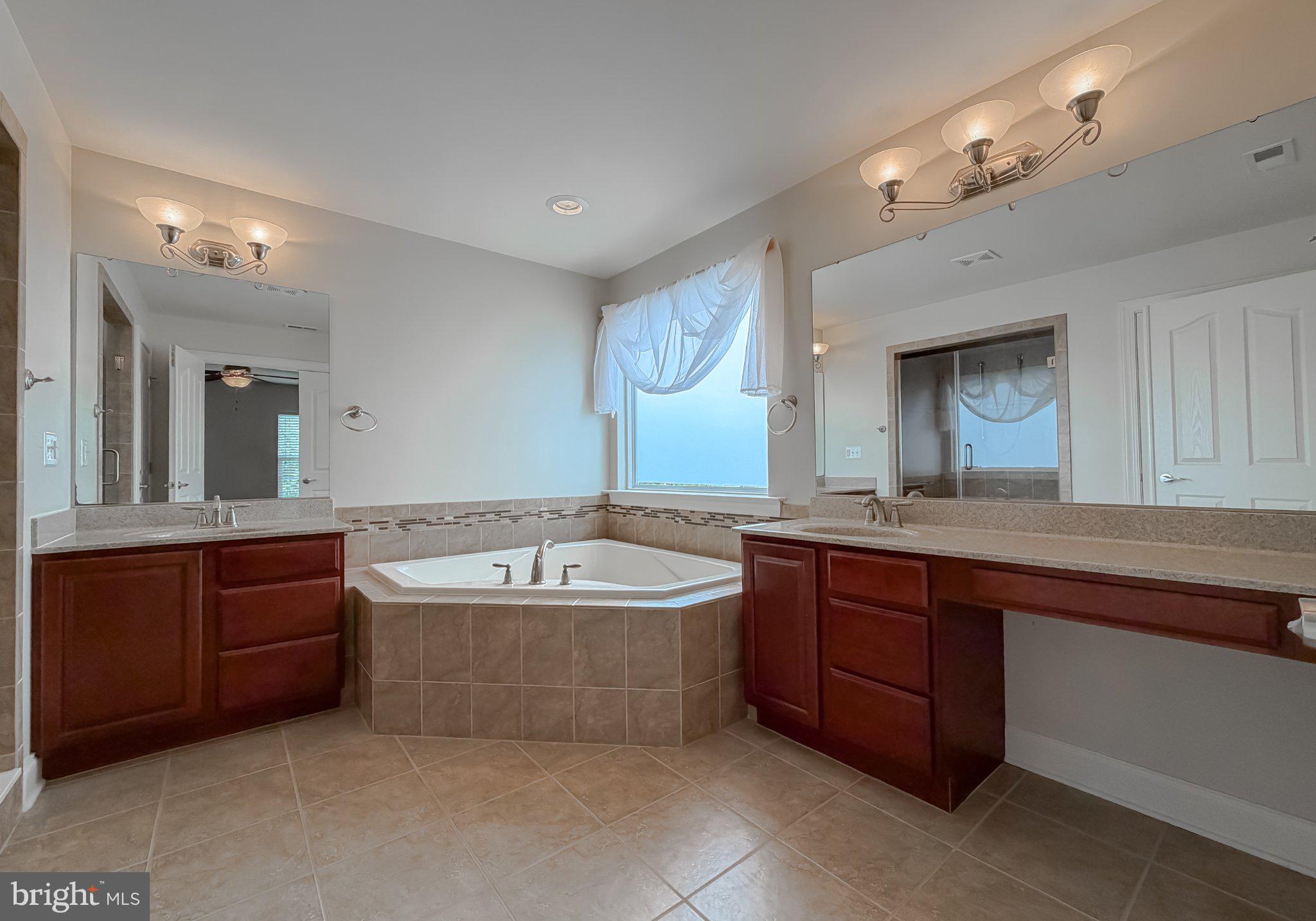 LEONARDS GRANT - Residential