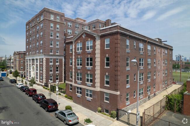 Unit 605, This fully renovated 1-bedroom, 1-bath apartment includes a range of modern features like a stylish kitchen with stainless steel appliances, granite countertops, and a built-in microwave. Amenities extend to on-site laundry facilities, a community lounge, bike racks, secure storage units, and a loading zone for convenience. With individual heating/cooling controls in each room, open and light-filled layouts, and proximity to universities and cultural attractions, this cozy home is perfectly suited for urban living with a focus on comfort and accessibility. Sample photos from multiple available units.