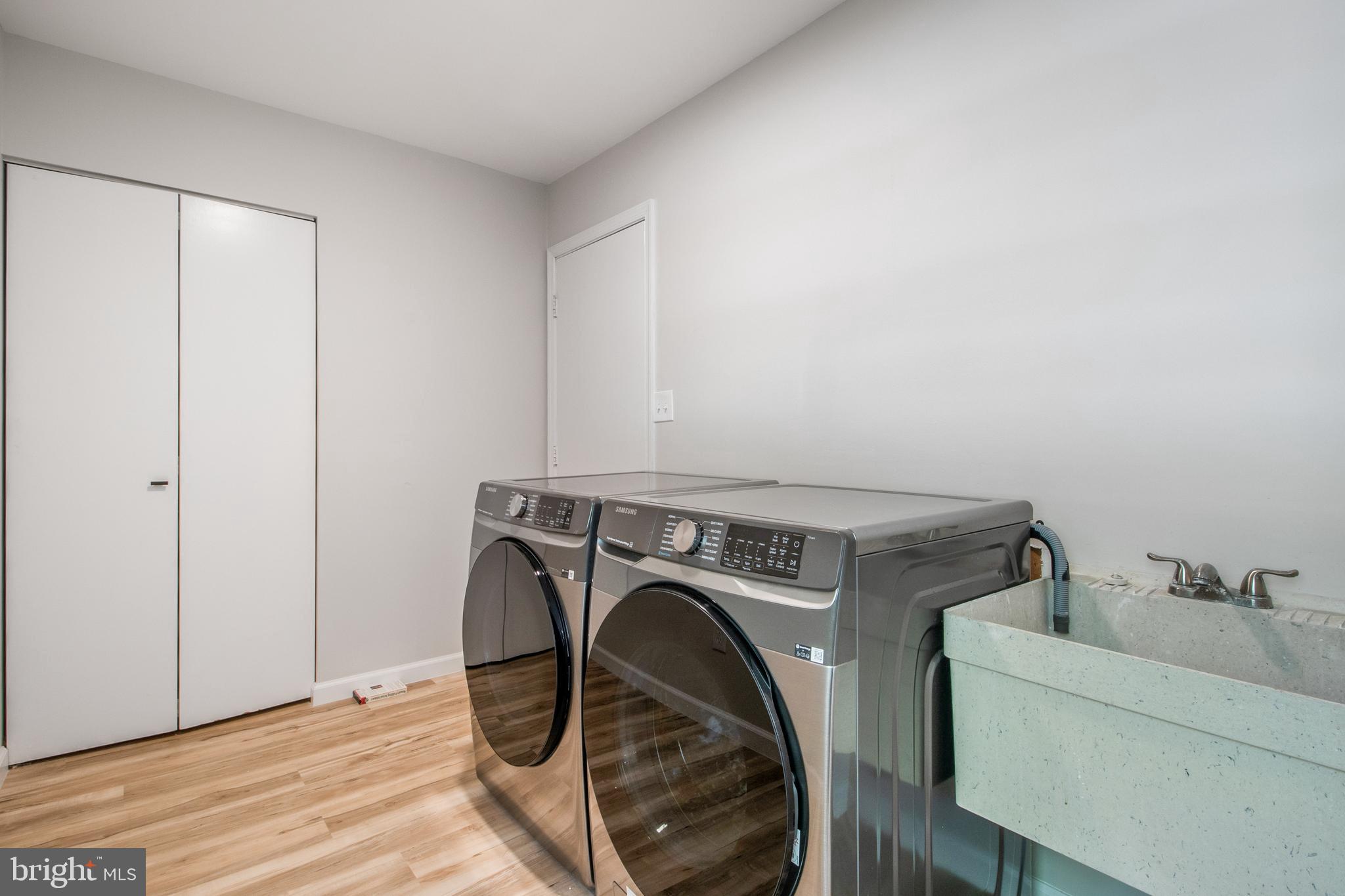 FOX HILLS - Residential