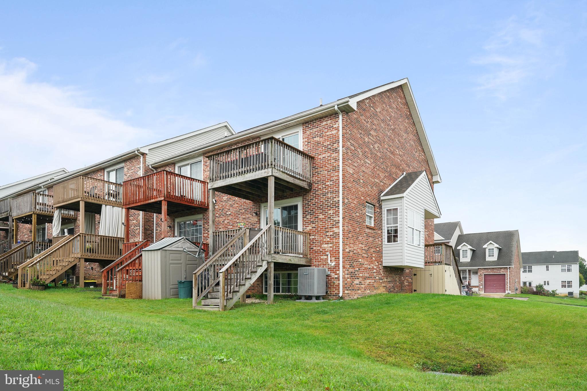 VILLAGE OF PHEASANT GLEN - Residential