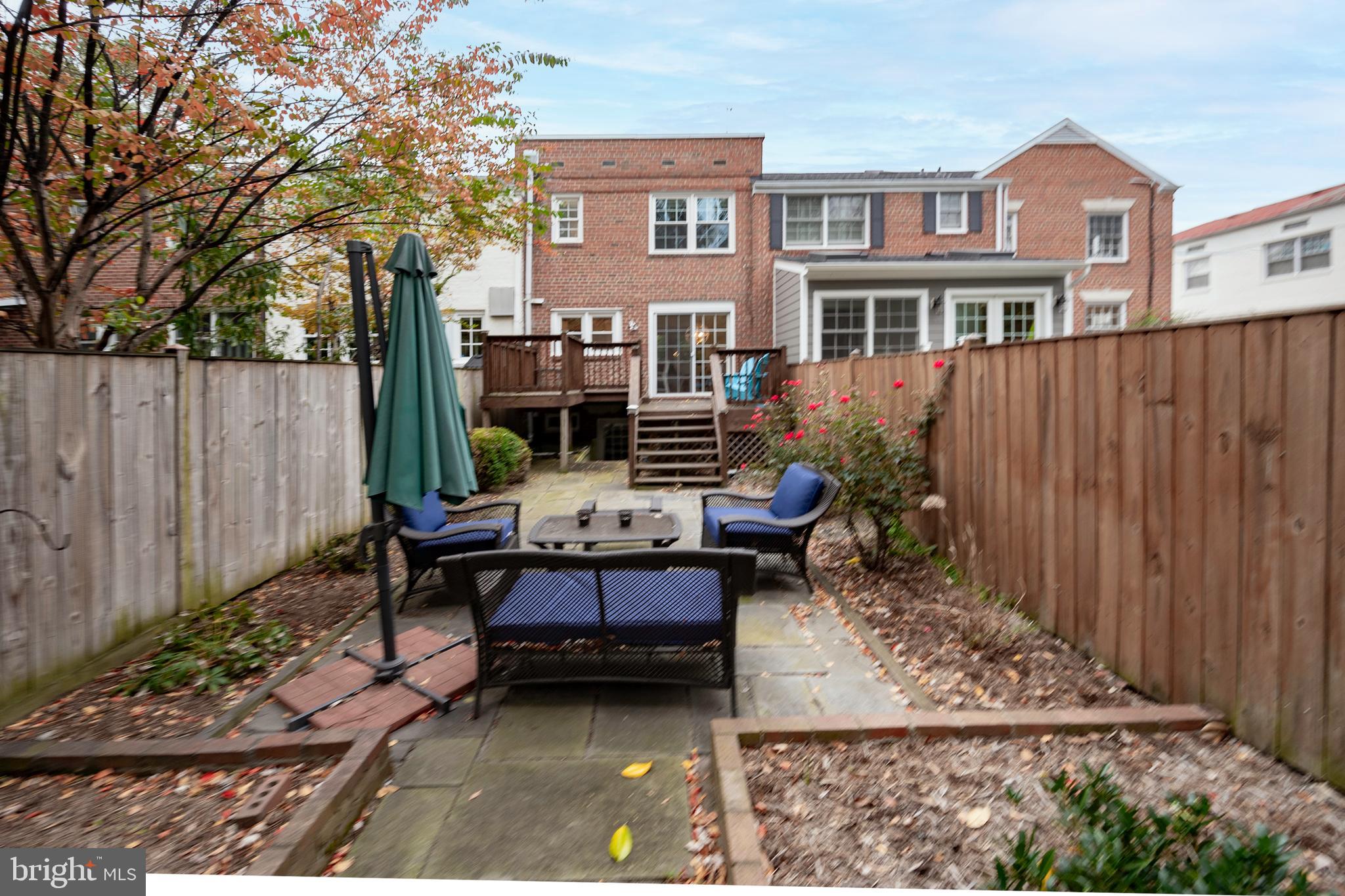 YATES GARDENS - Residential Lease