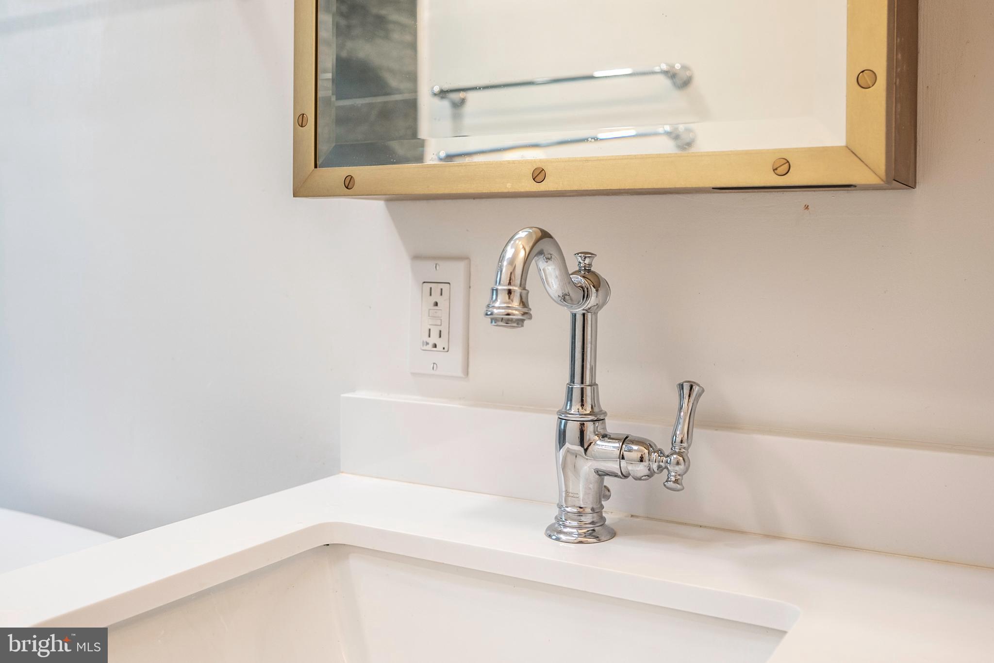 YATES GARDENS - Residential Lease