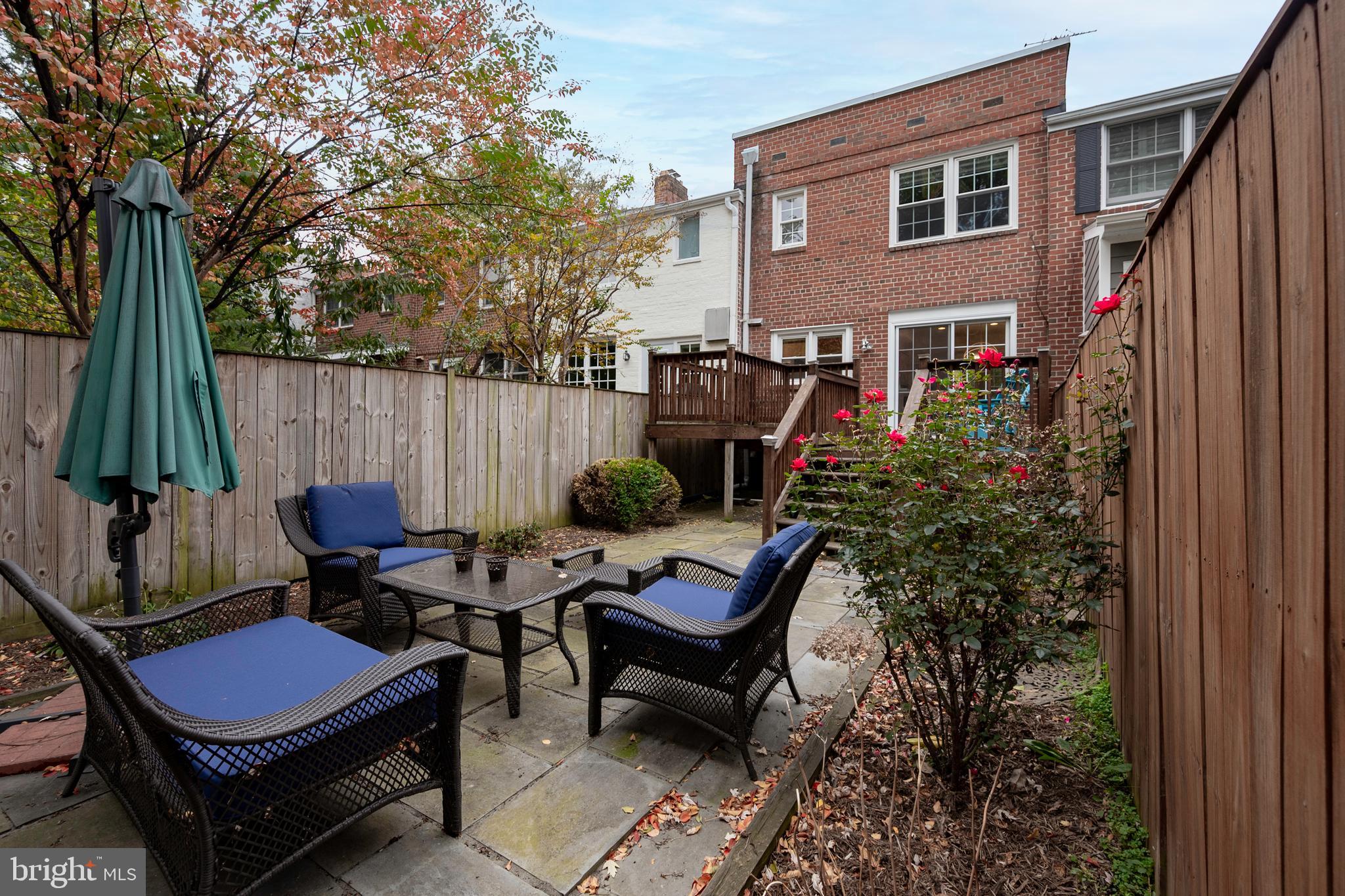 YATES GARDENS - Residential Lease