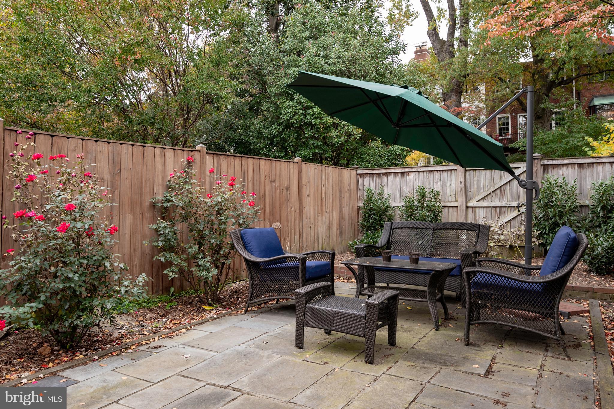 YATES GARDENS - Residential Lease