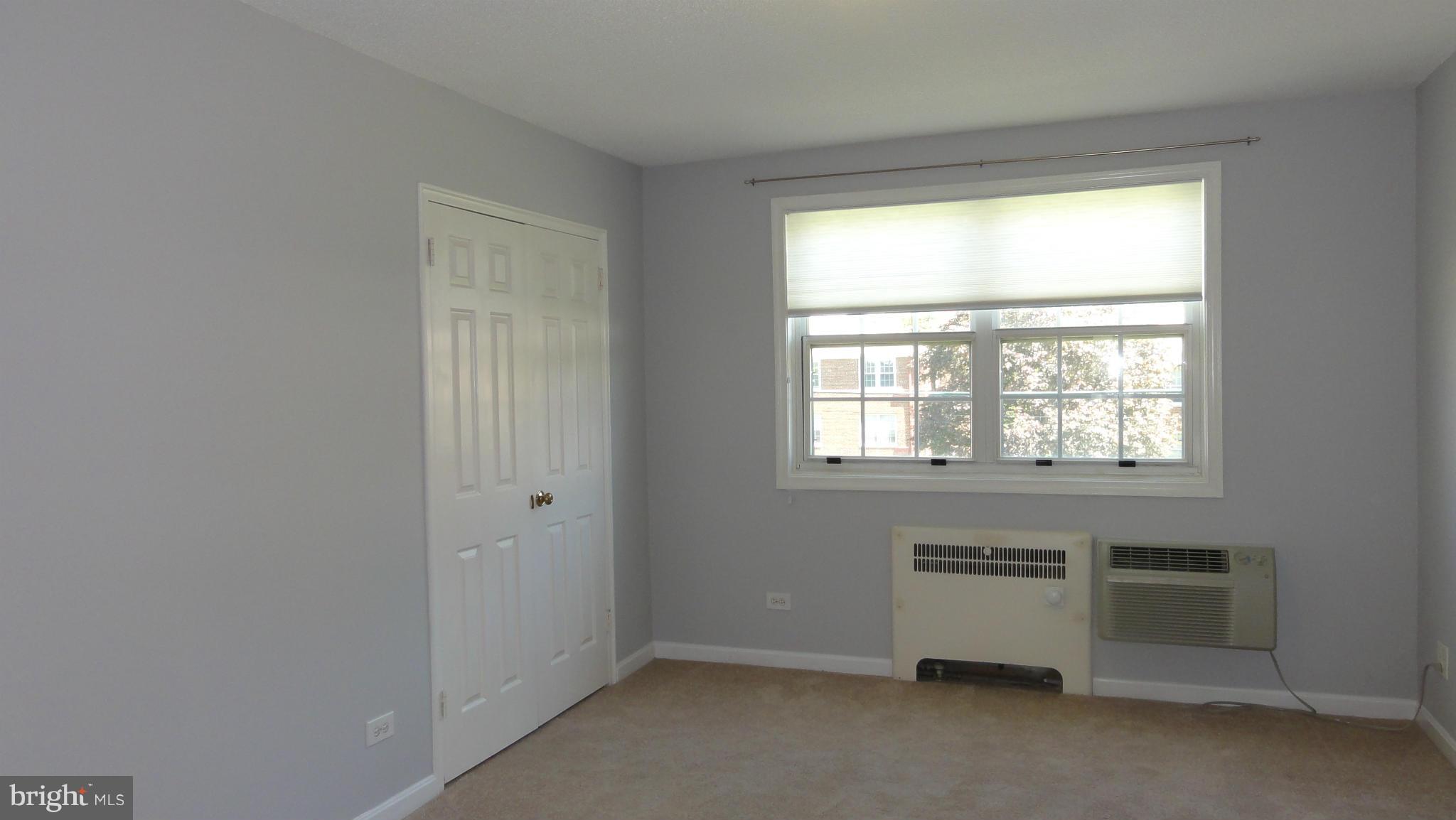 ARLINGTON OAKS - Residential