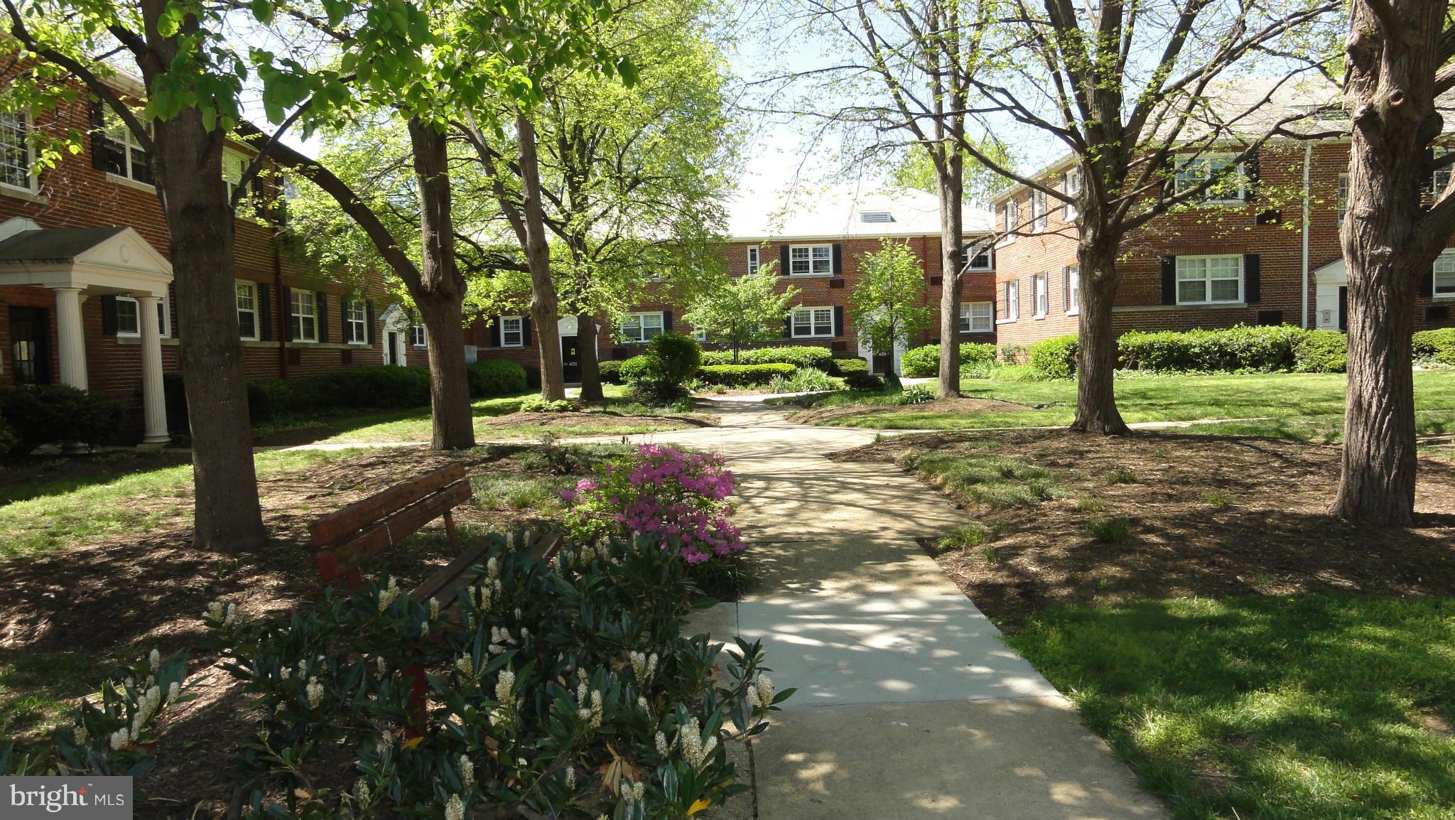 ARLINGTON OAKS - Residential