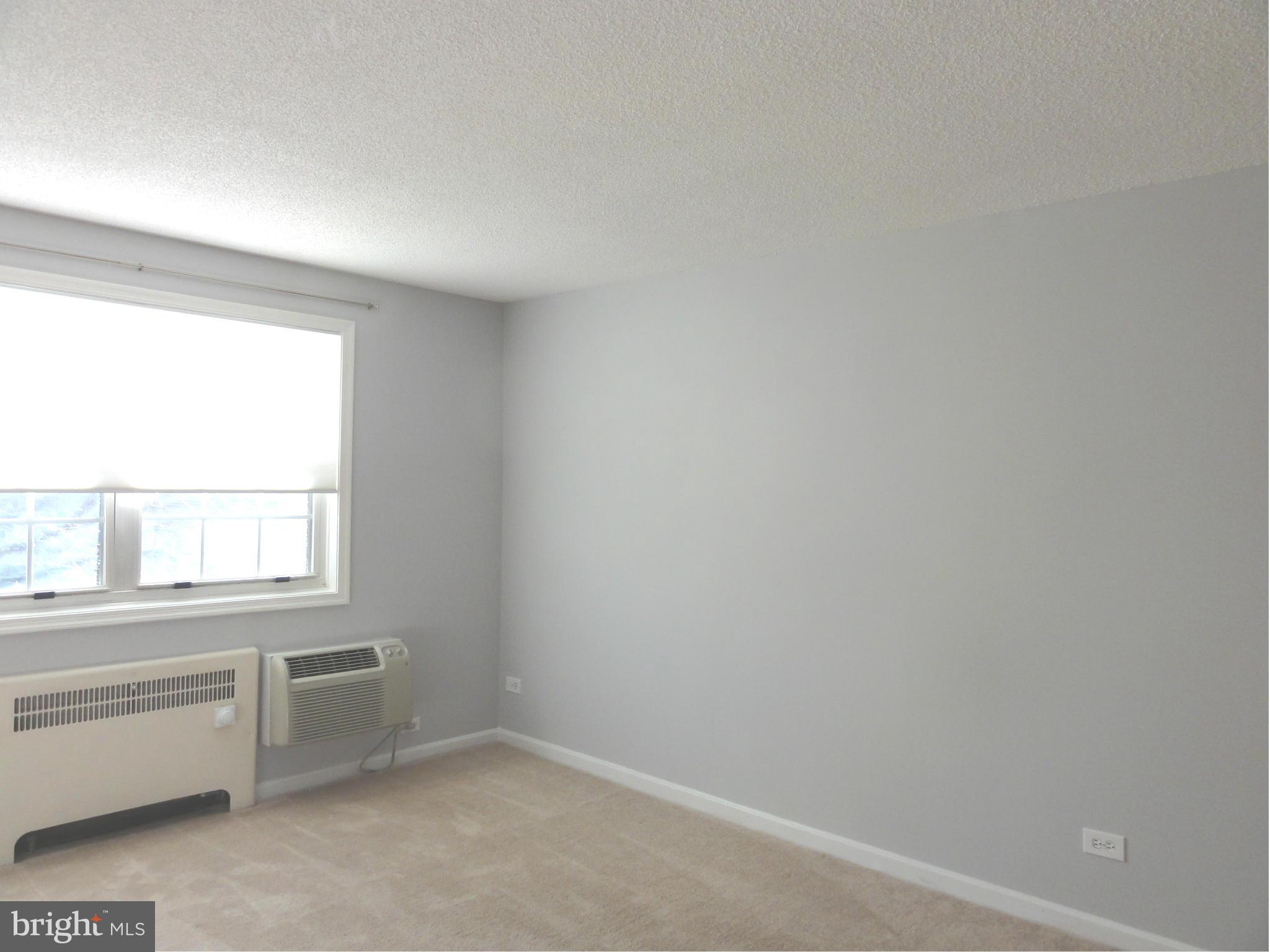 ARLINGTON OAKS - Residential