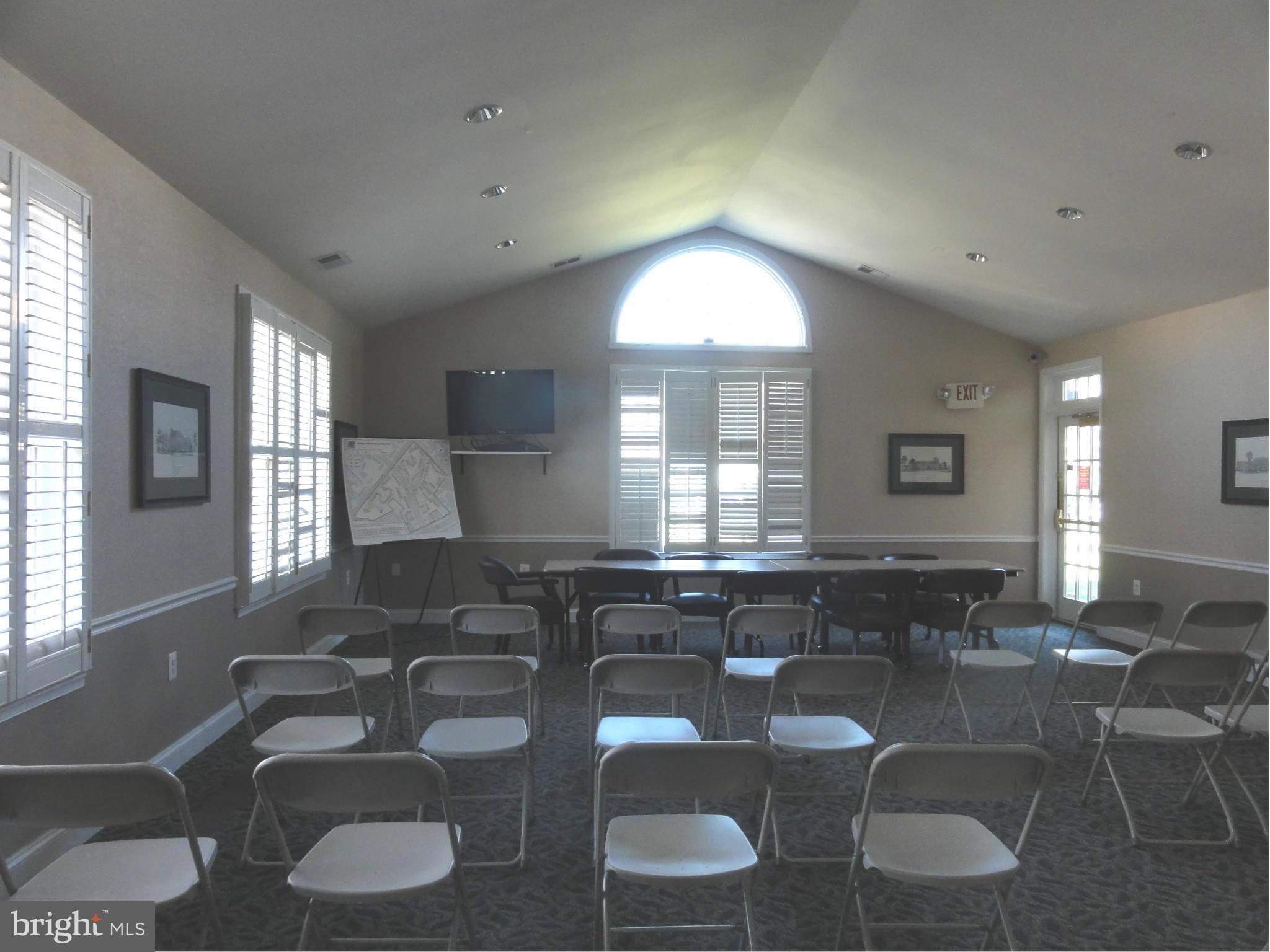 ARLINGTON OAKS - Residential