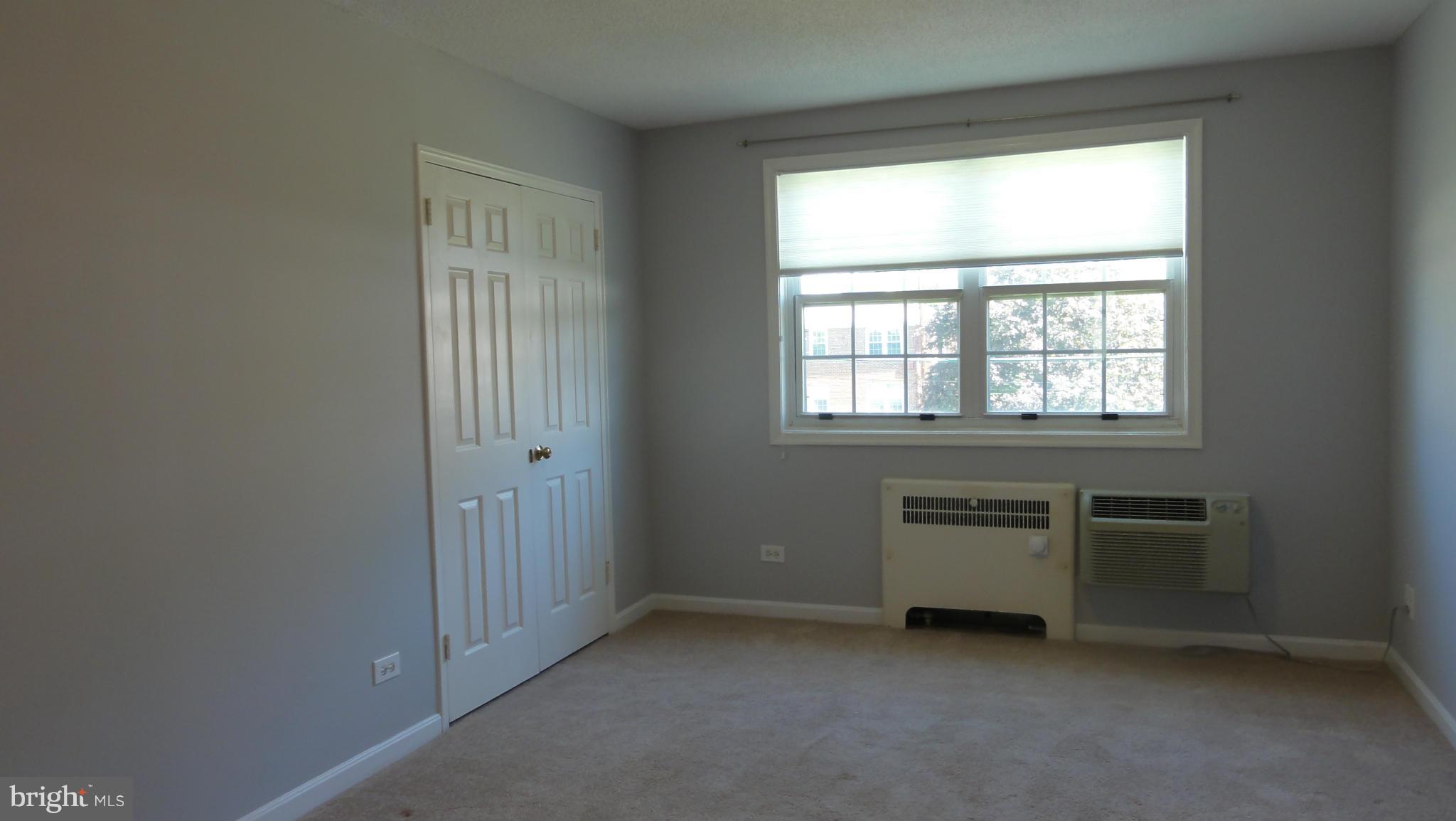 ARLINGTON OAKS - Residential