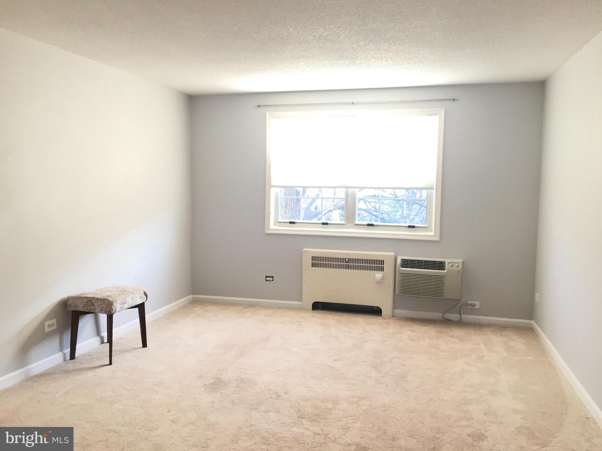 ARLINGTON OAKS - Residential