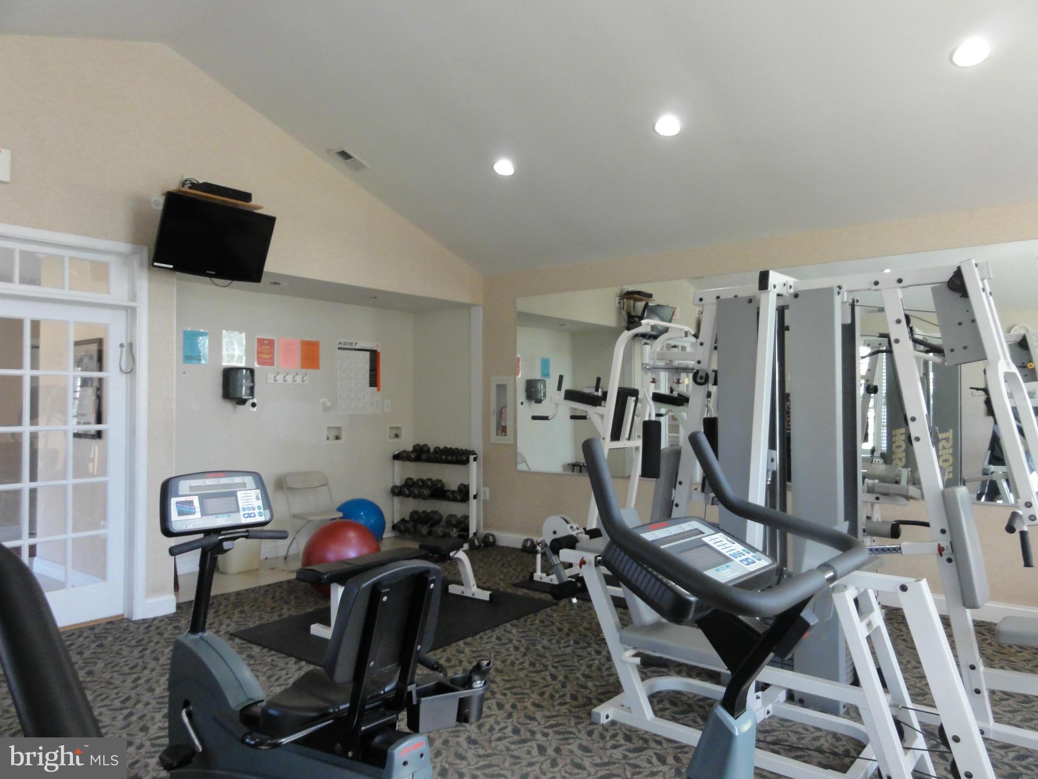 ARLINGTON OAKS - Residential